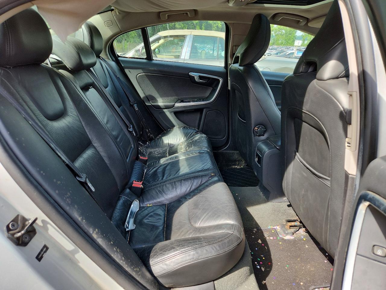 2012 Volvo S60 T5 Silver vin: YV1622FS8C2099887