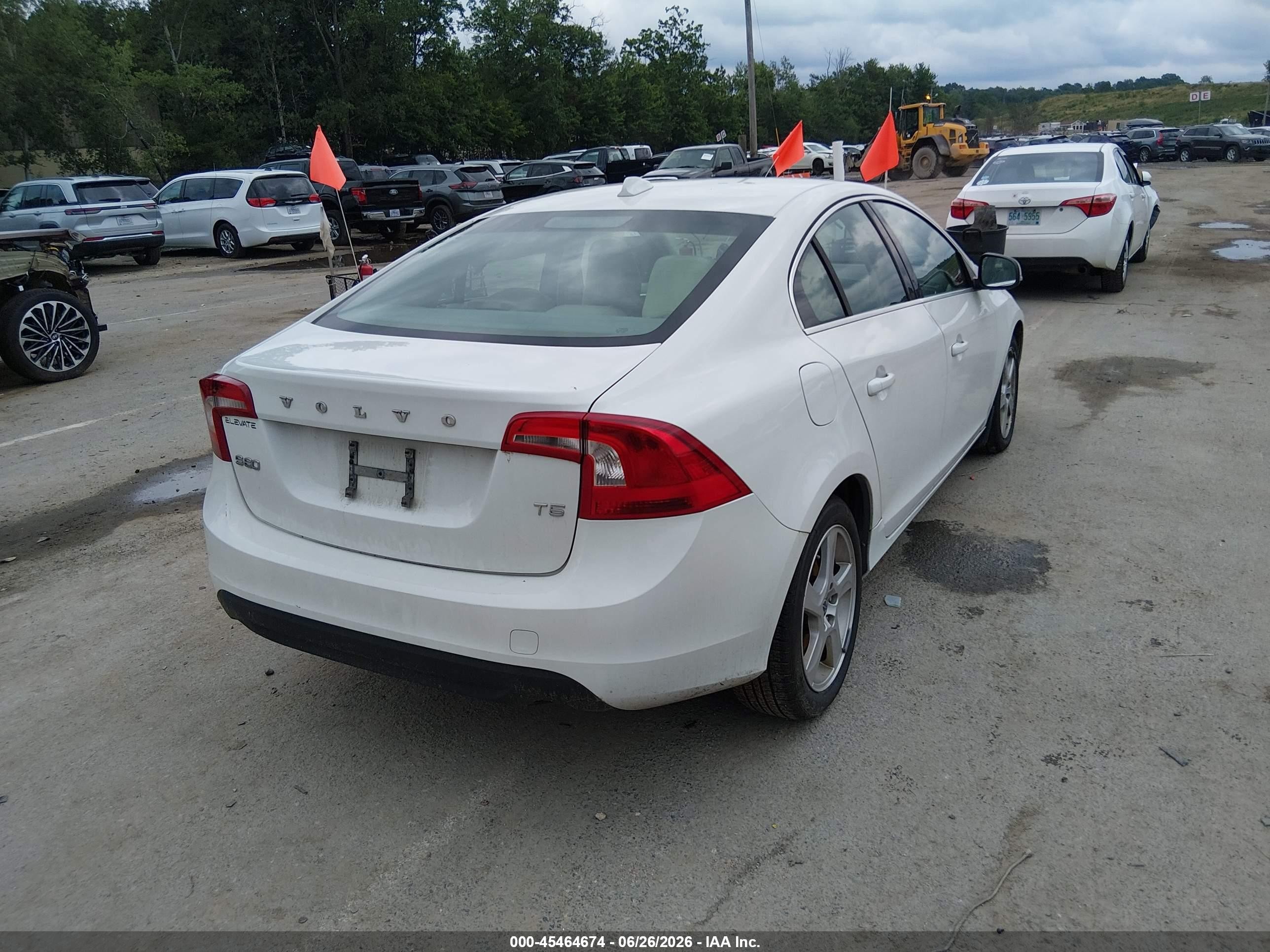 2012 Volvo S60 T5/t5 W/moonroof White vin: YV1622FS8C2122956