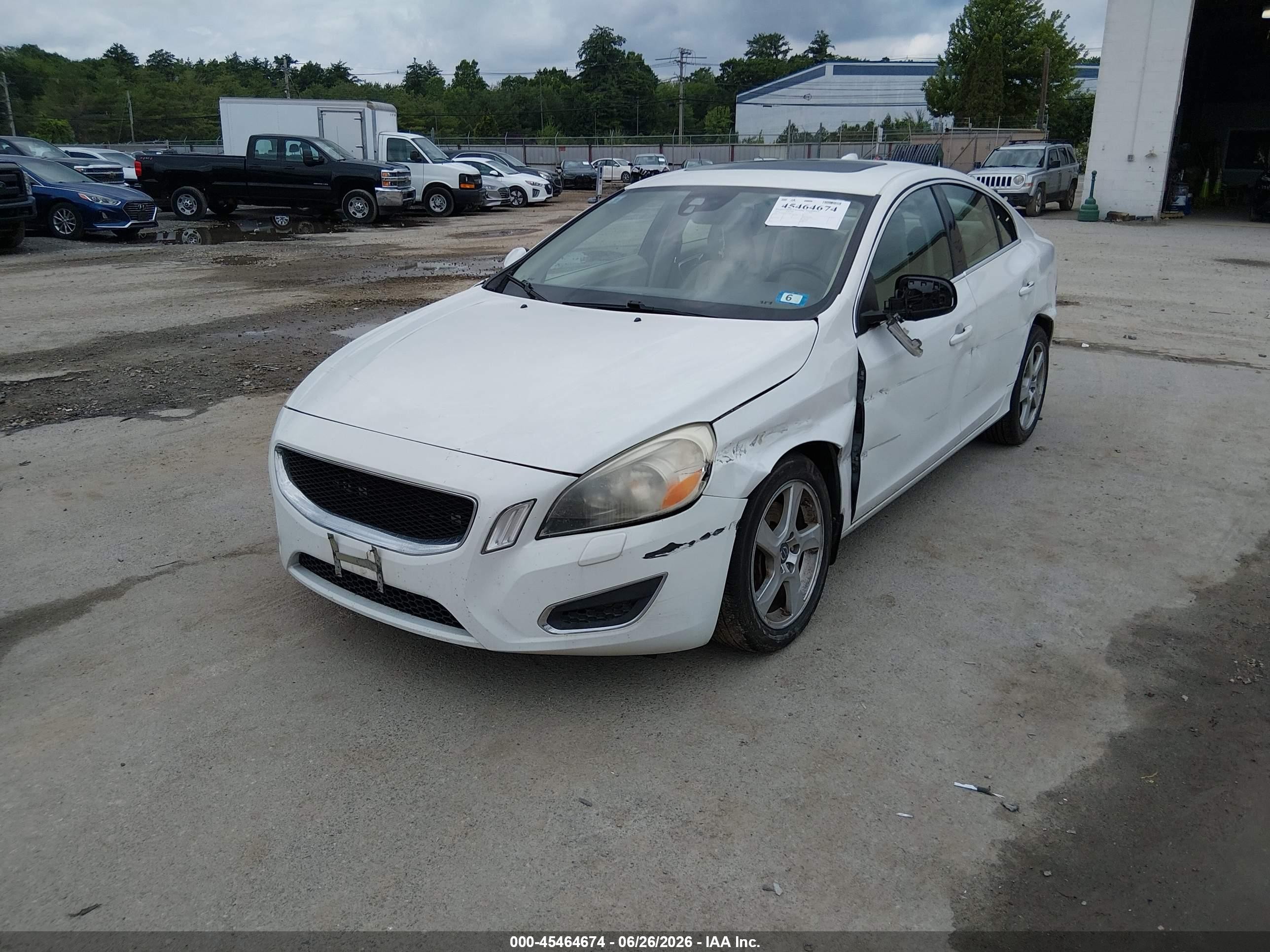 2012 Volvo S60 T5/t5 W/moonroof White vin: YV1622FS8C2122956
