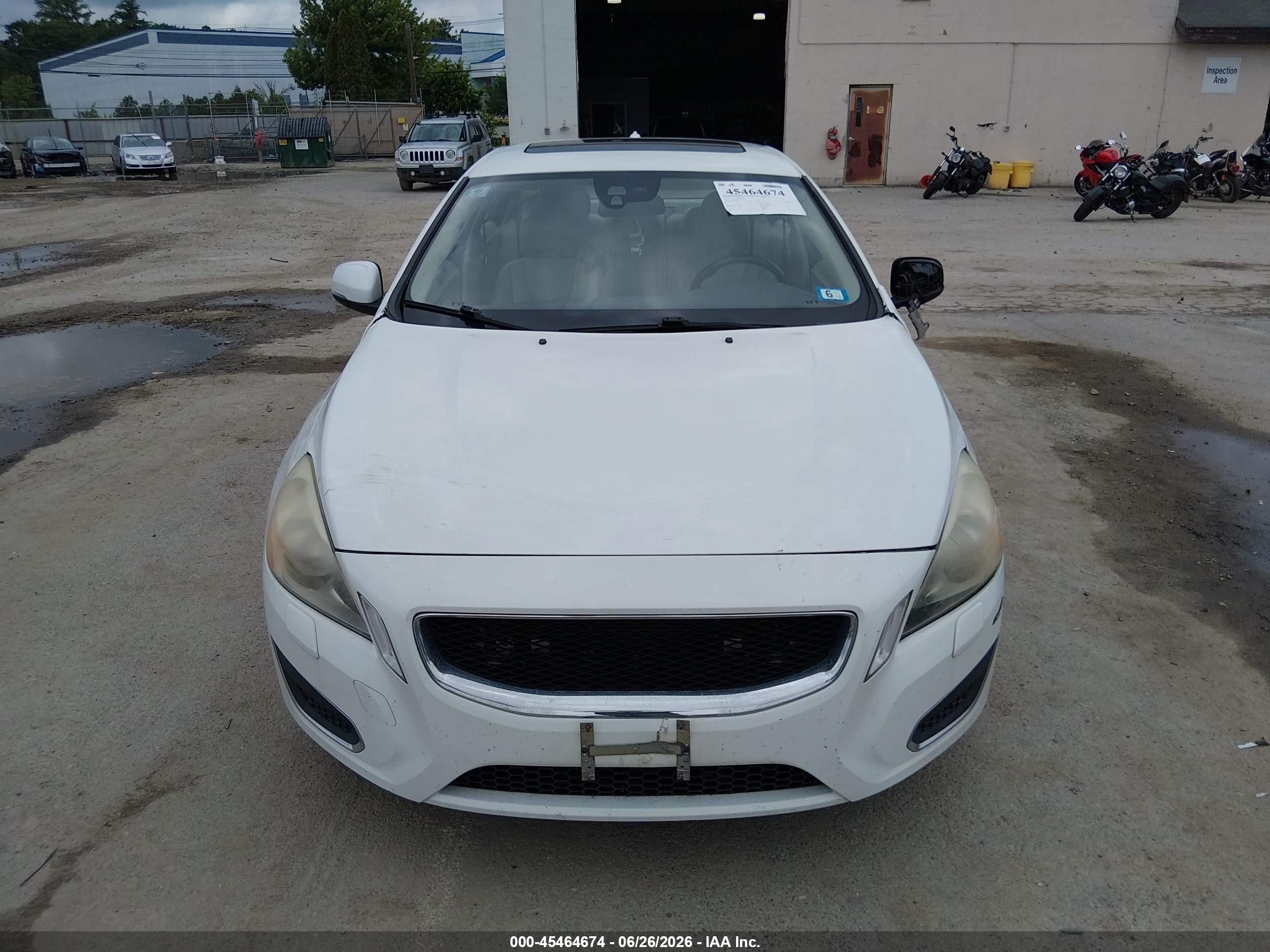 2012 Volvo S60 T5/t5 W/moonroof White vin: YV1622FS8C2122956