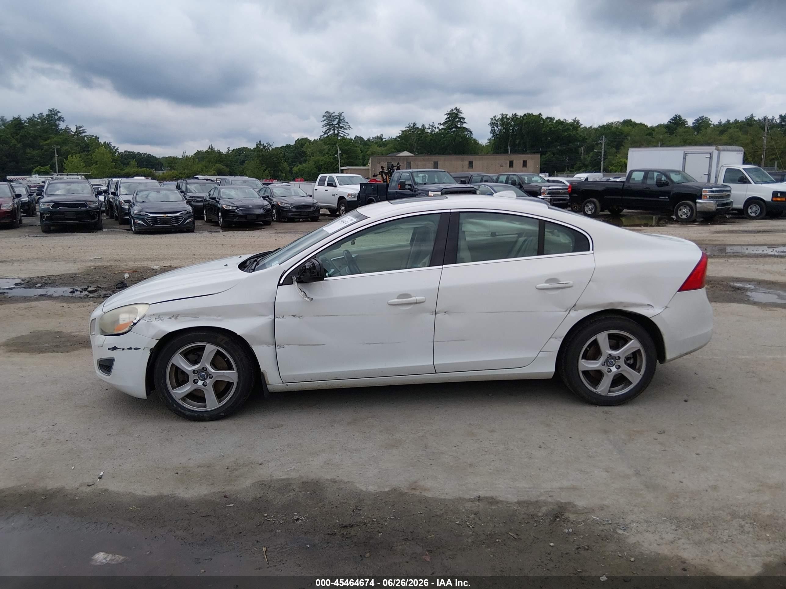 2012 Volvo S60 T5/t5 W/moonroof White vin: YV1622FS8C2122956