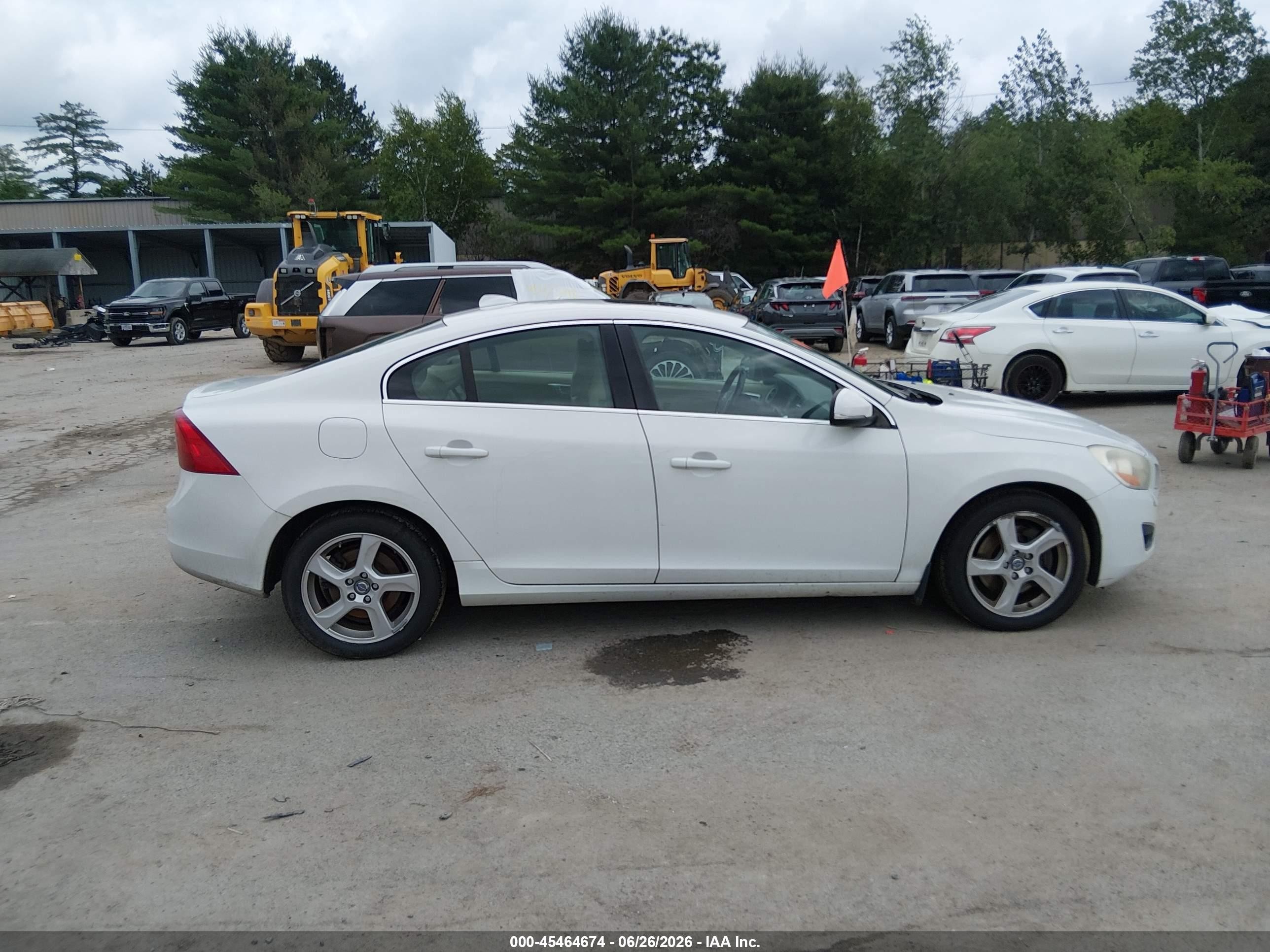 2012 Volvo S60 T5/t5 W/moonroof White vin: YV1622FS8C2122956