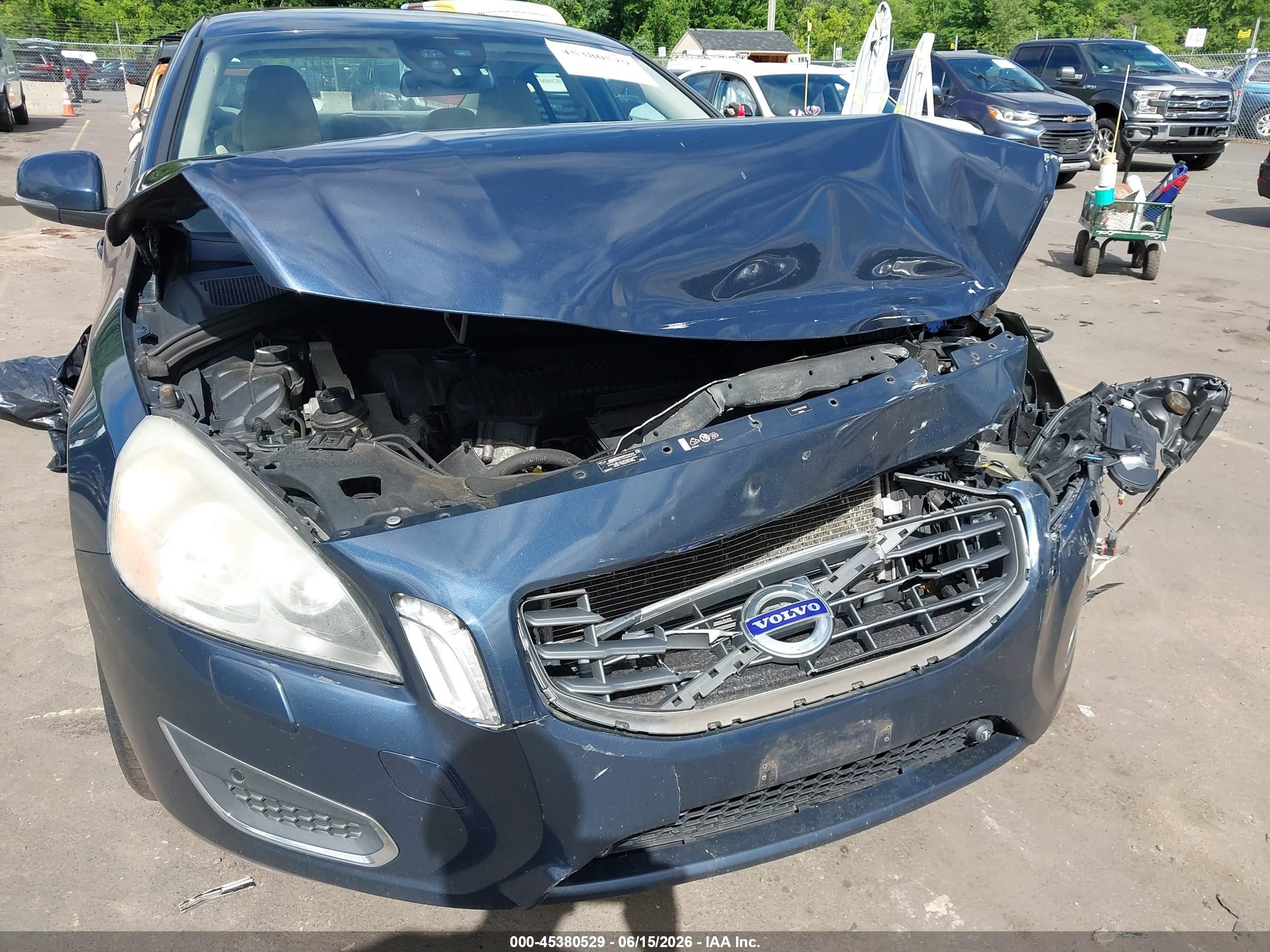 2012 Volvo S60 T5/t5 W/moonroof Blue vin: YV1622FS8C2129065