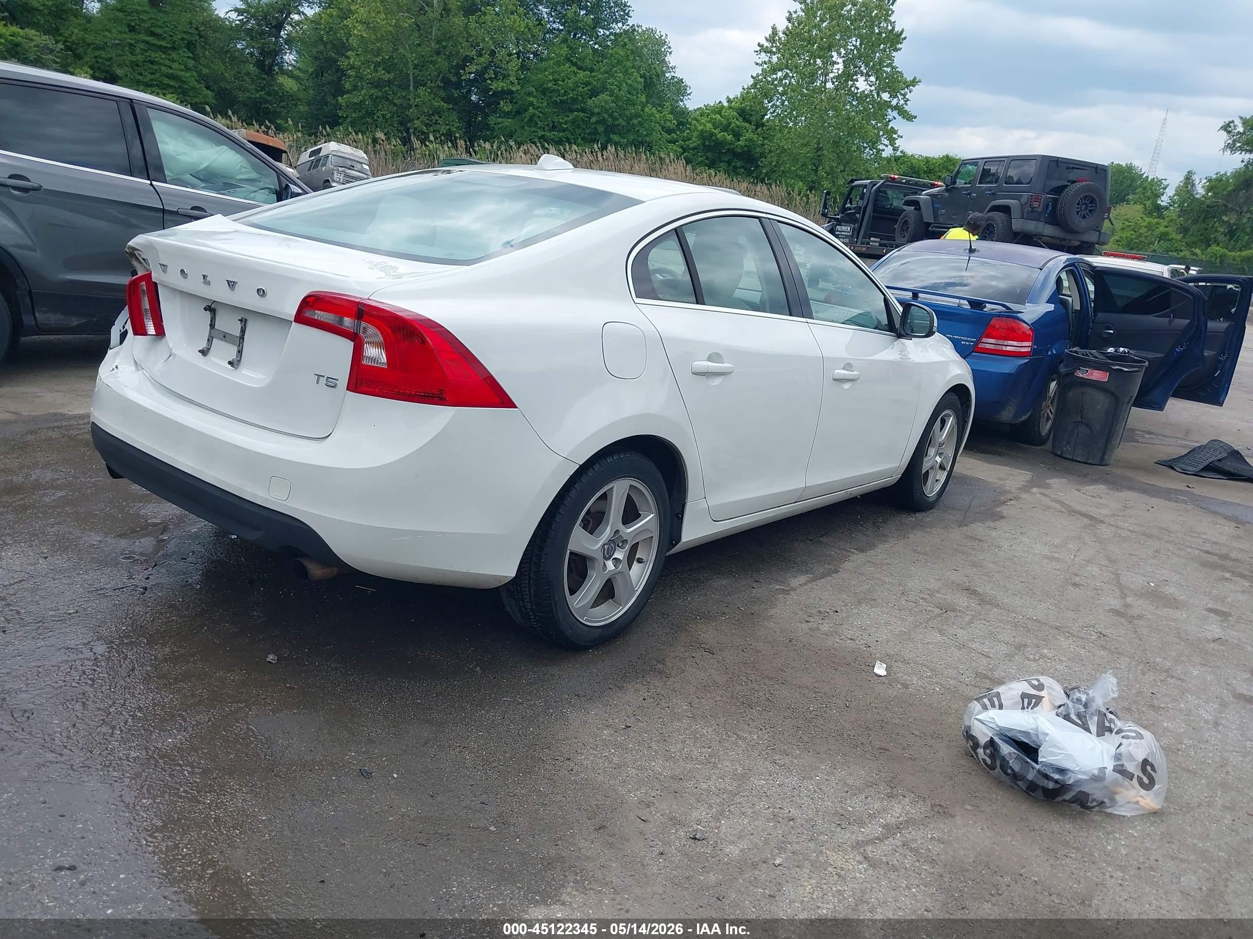2012 Volvo S60 T5 White vin: YV1622FS9C2080961