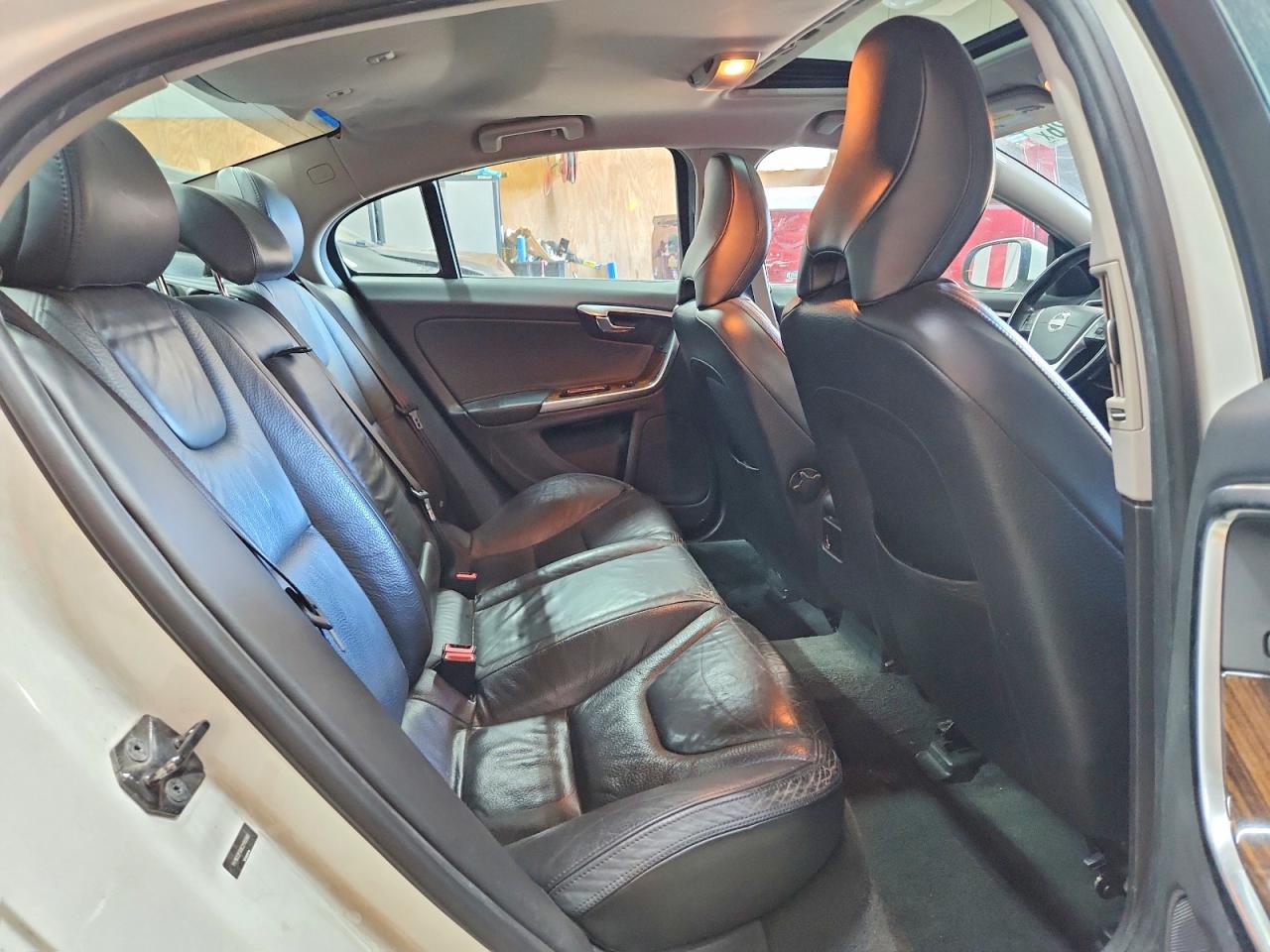 2012 Volvo S60 T5 White vin: YV1622FS9C2115580