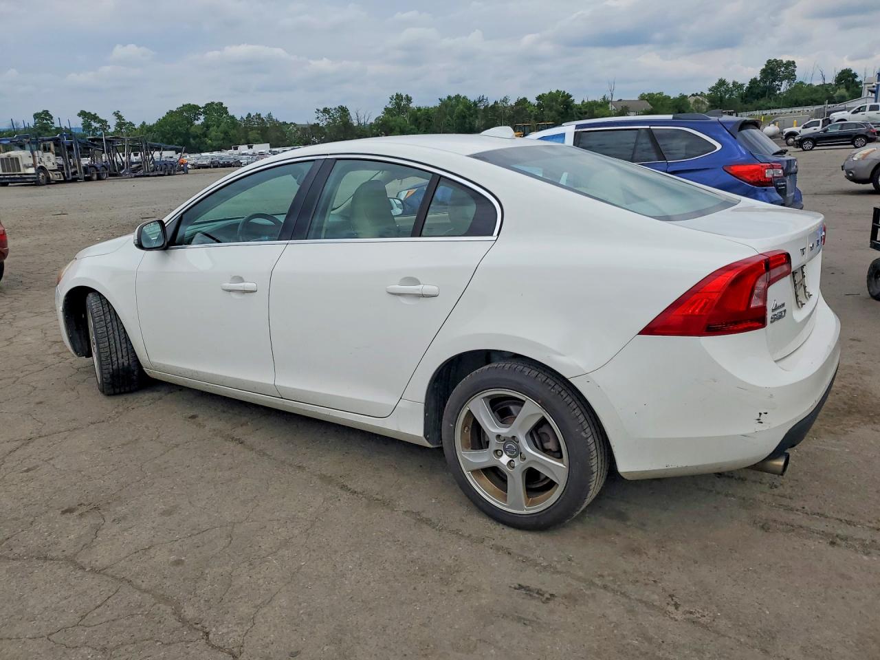2012 Volvo S60 T5 White vin: YV1622FSXC2030067