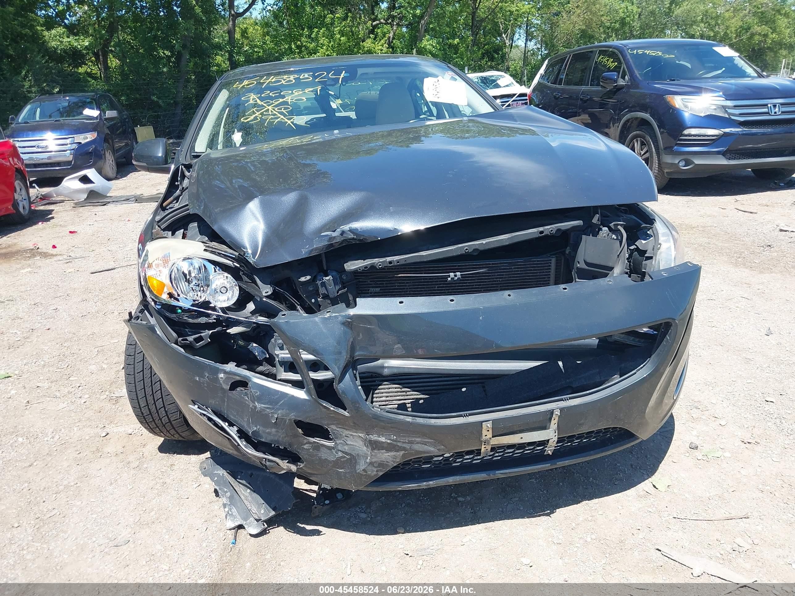 2012 Volvo S60 T5 Gray vin: YV1622FSXC2039772