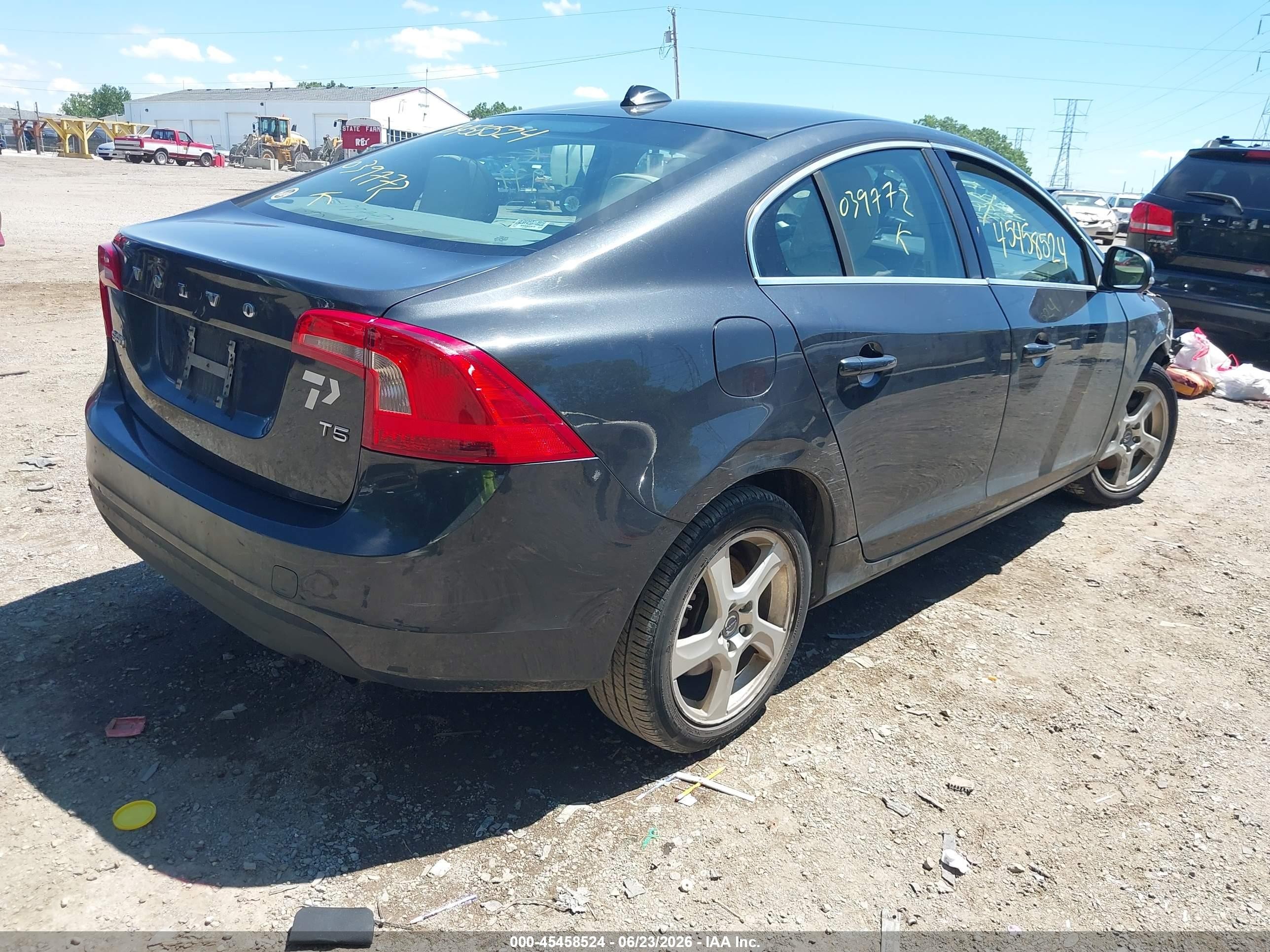2012 Volvo S60 T5 Gray vin: YV1622FSXC2039772