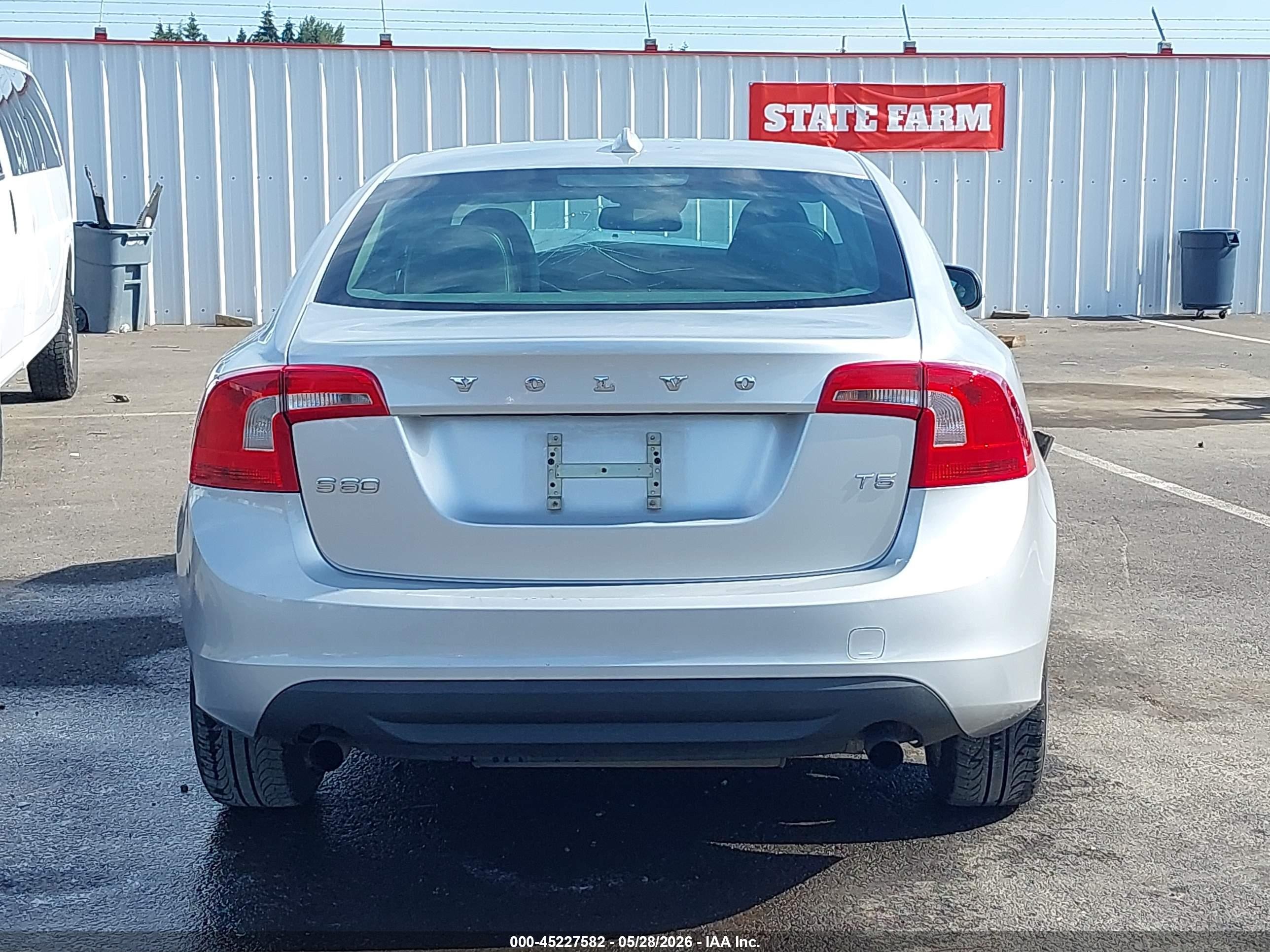 2012 Volvo S60 T5 Silver vin: YV1622FSXC2051145