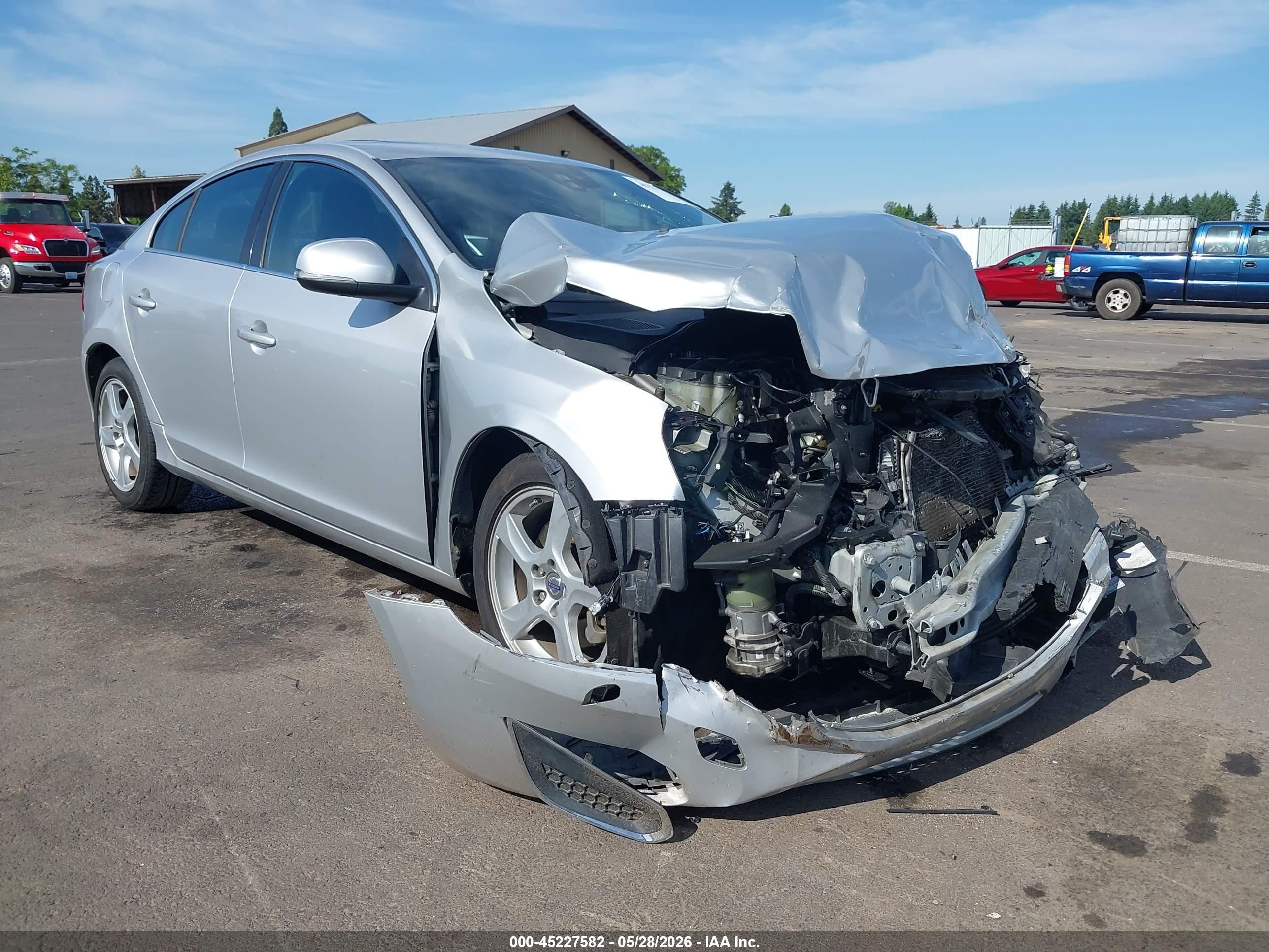 2012 Volvo S60 T5 Silver vin: YV1622FSXC2051145