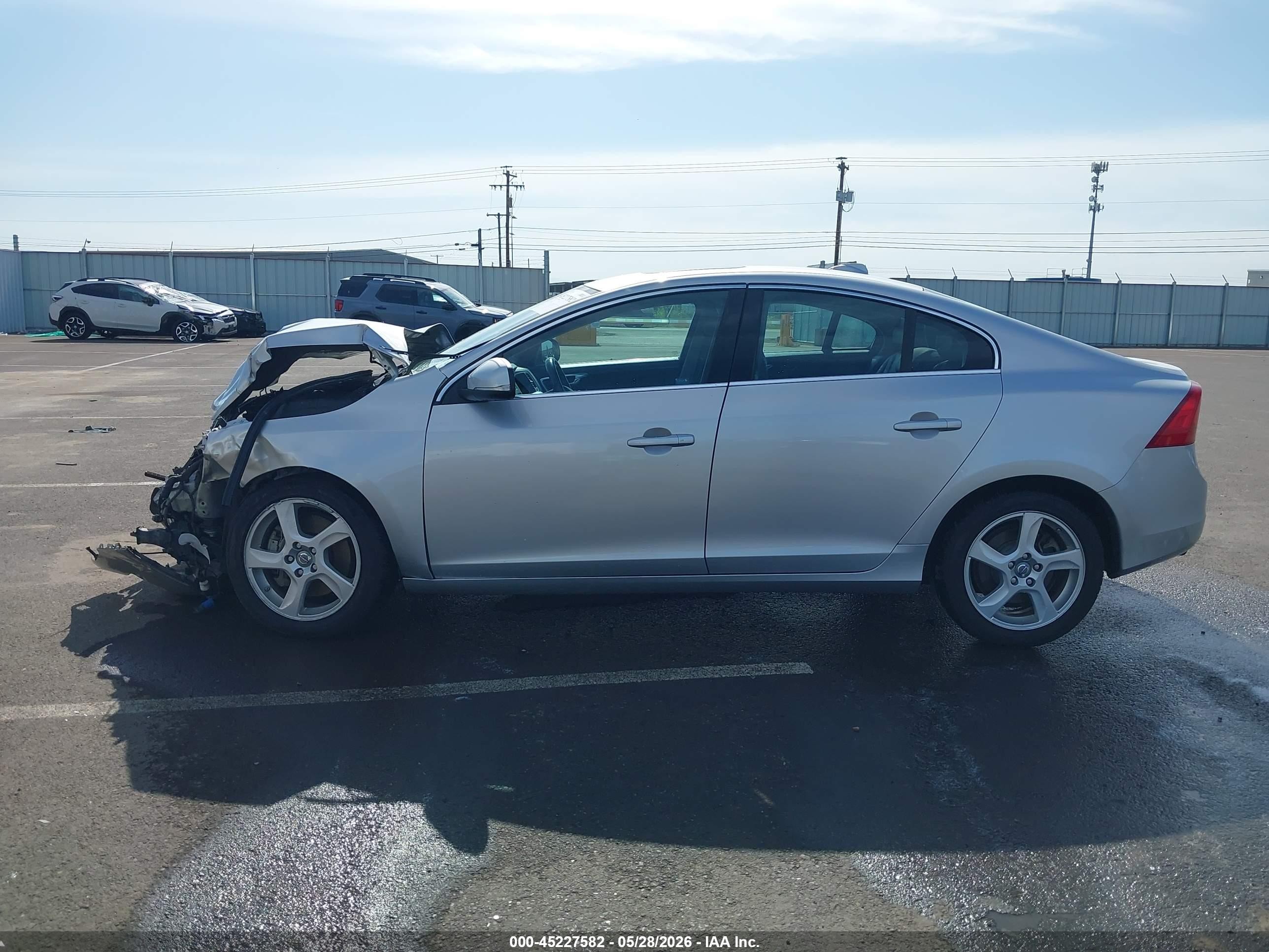 2012 Volvo S60 T5 Silver vin: YV1622FSXC2051145