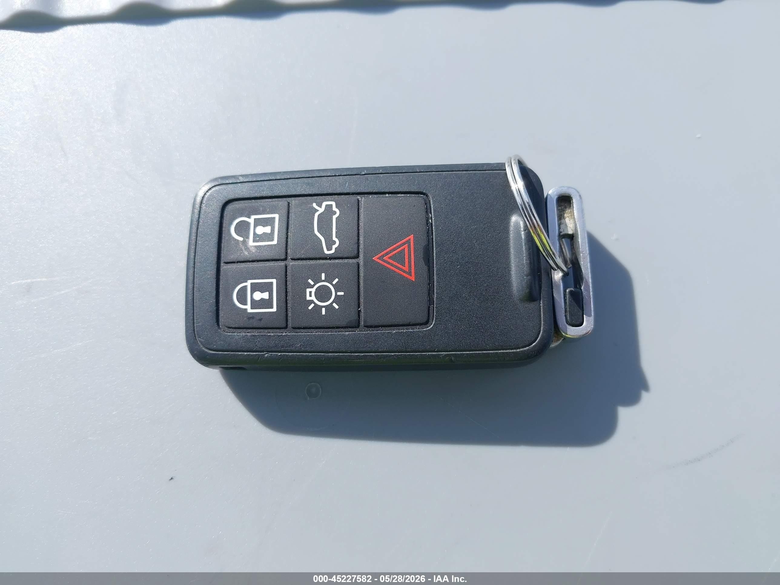 2012 Volvo S60 T5 Silver vin: YV1622FSXC2051145