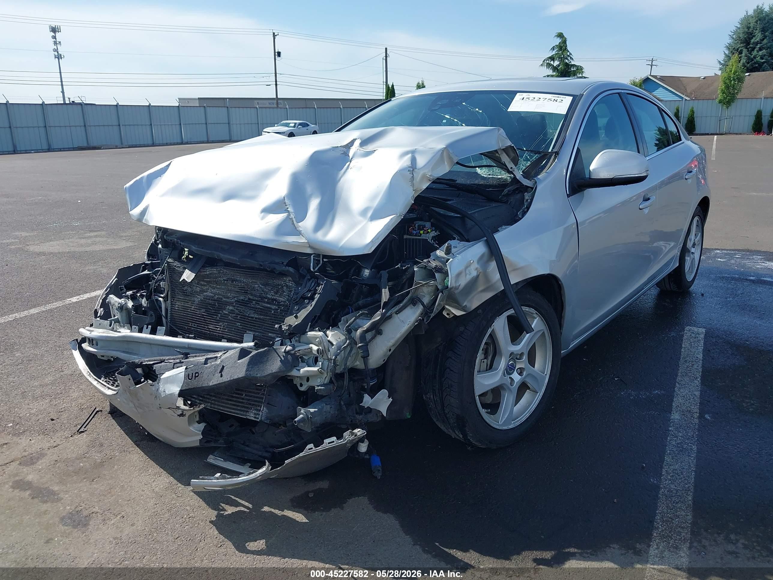 2012 Volvo S60 T5 Silver vin: YV1622FSXC2051145