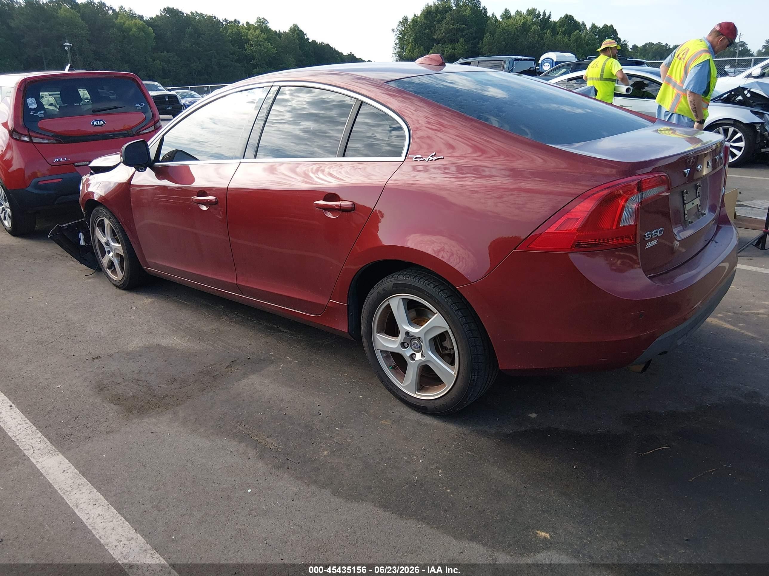 2012 Volvo S60 T5 Red vin: YV1622FSXC2090933