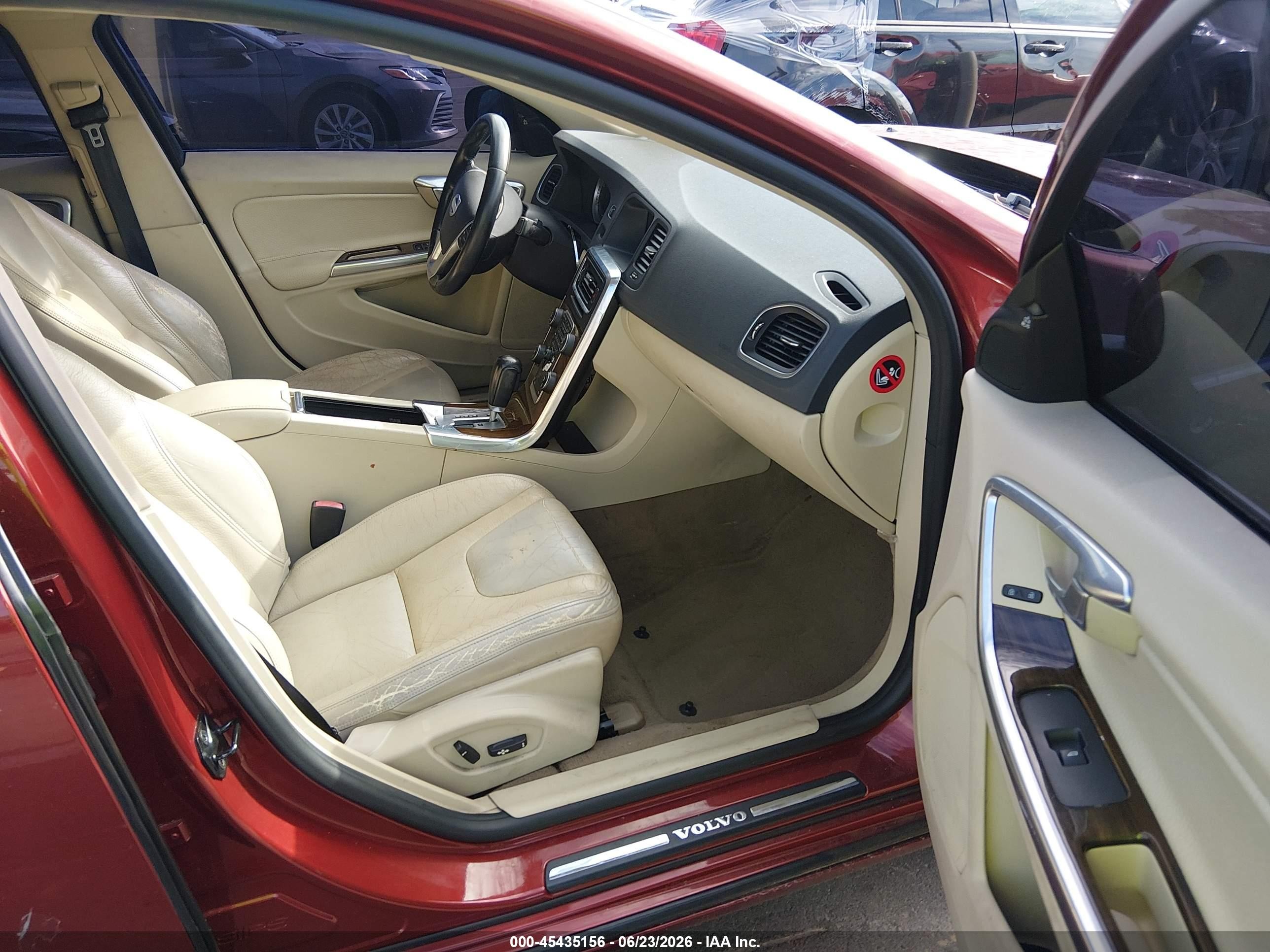 2012 Volvo S60 T5 Red vin: YV1622FSXC2090933