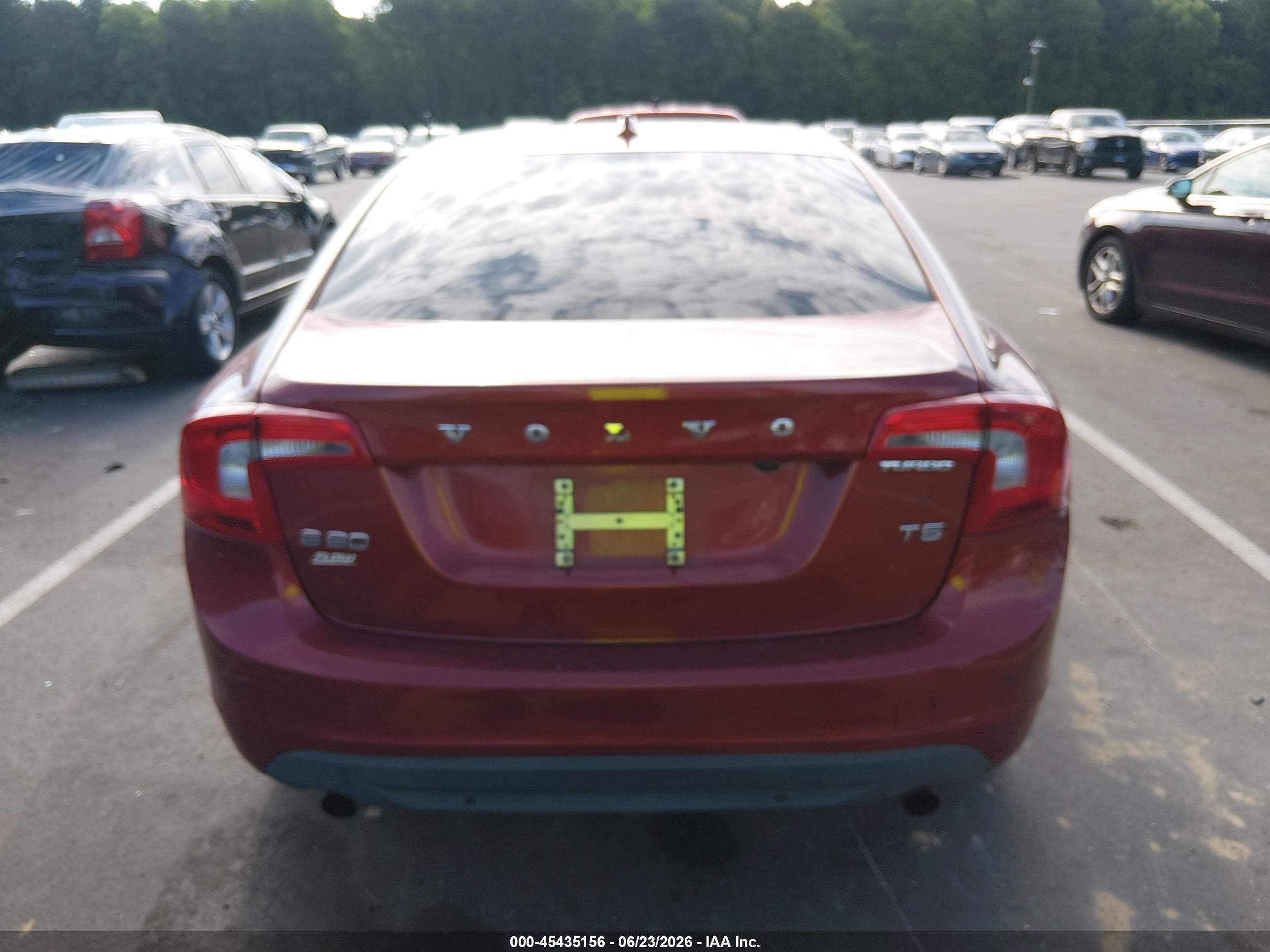 2012 Volvo S60 T5 Red vin: YV1622FSXC2090933