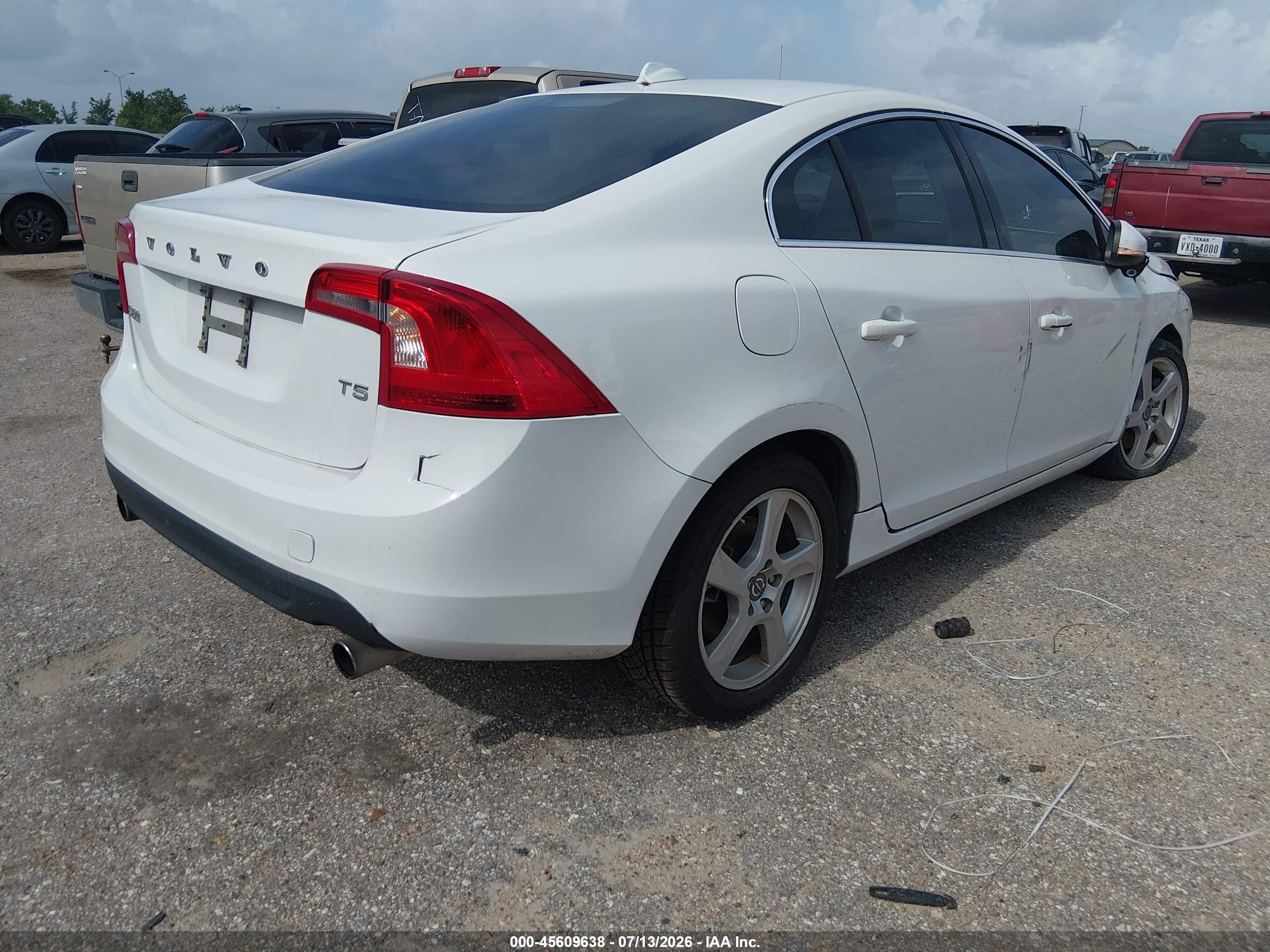 2012 Volvo S60 T5 White vin: YV1622FSXC2099535