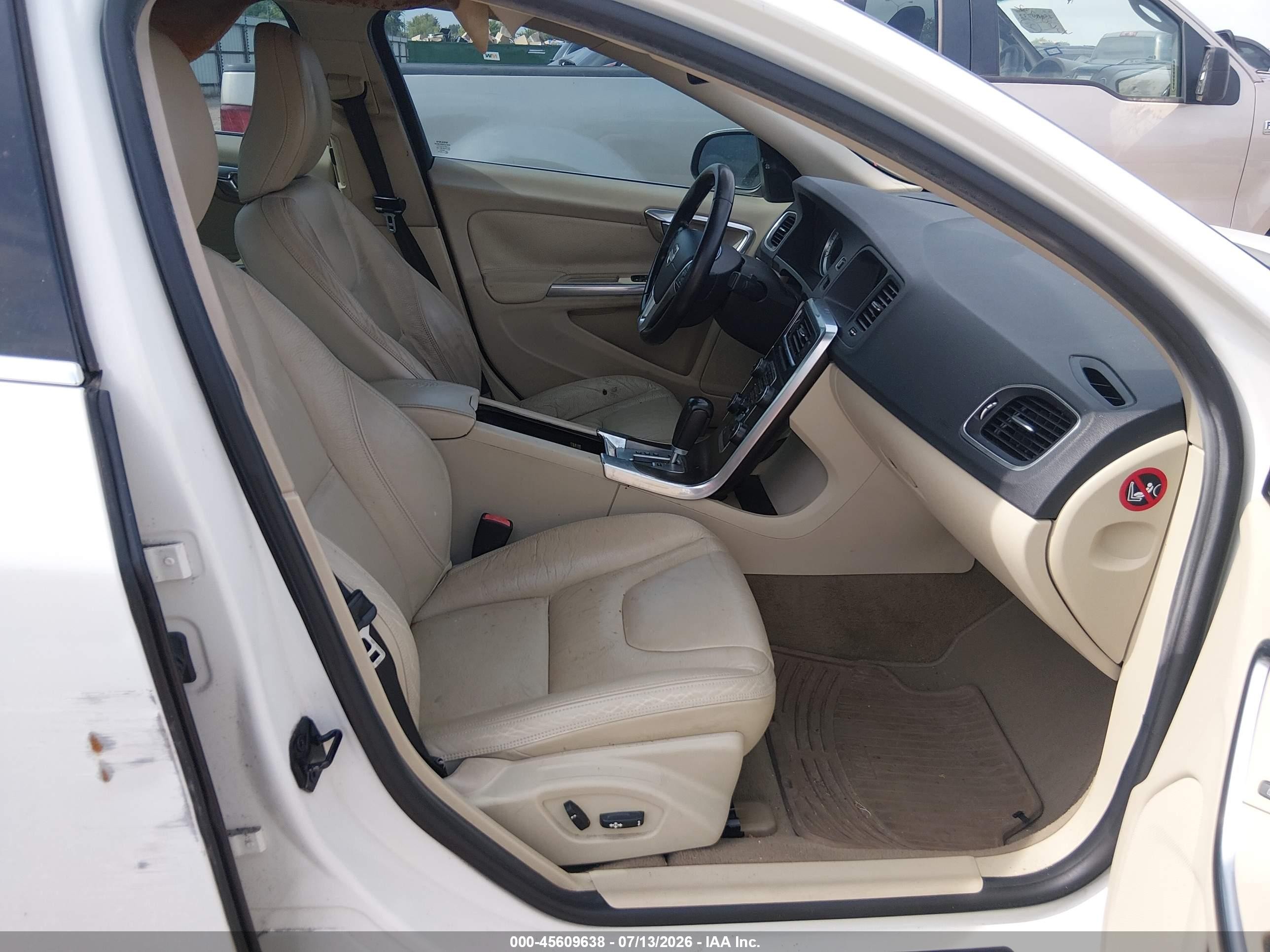 2012 Volvo S60 T5 White vin: YV1622FSXC2099535