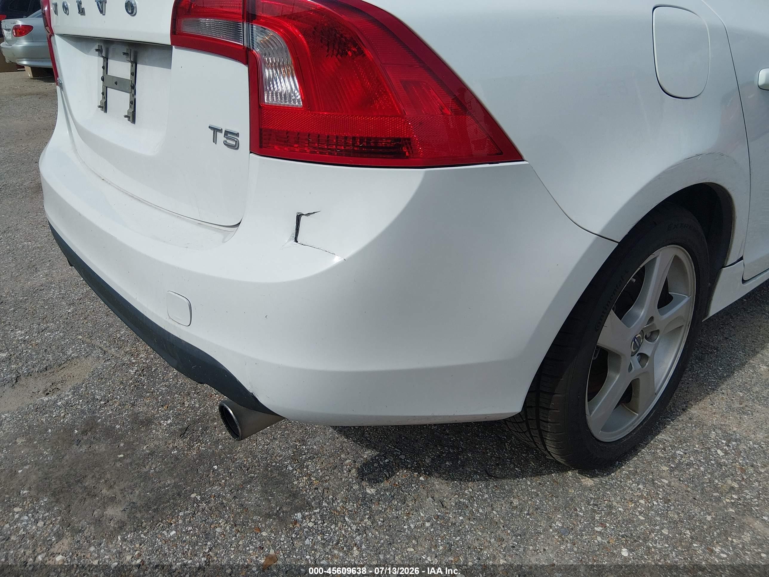 2012 Volvo S60 T5 White vin: YV1622FSXC2099535