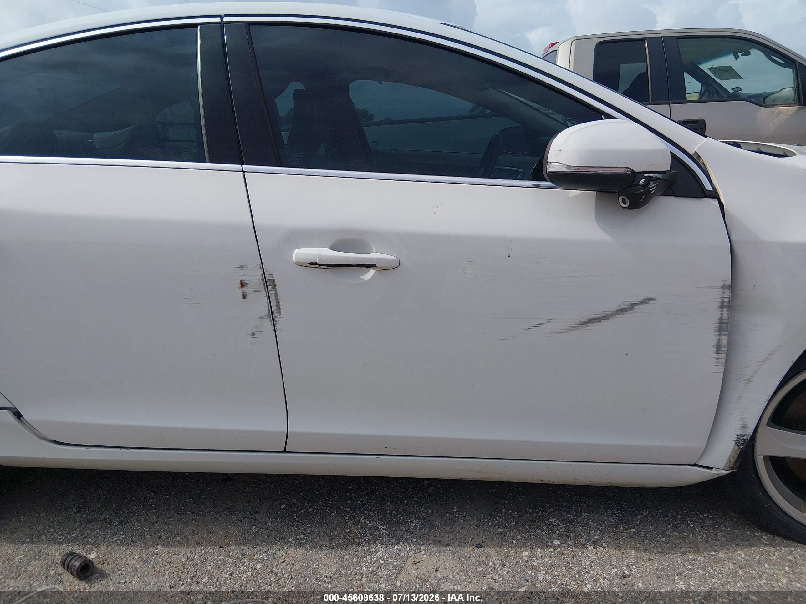 2012 Volvo S60 T5 White vin: YV1622FSXC2099535
