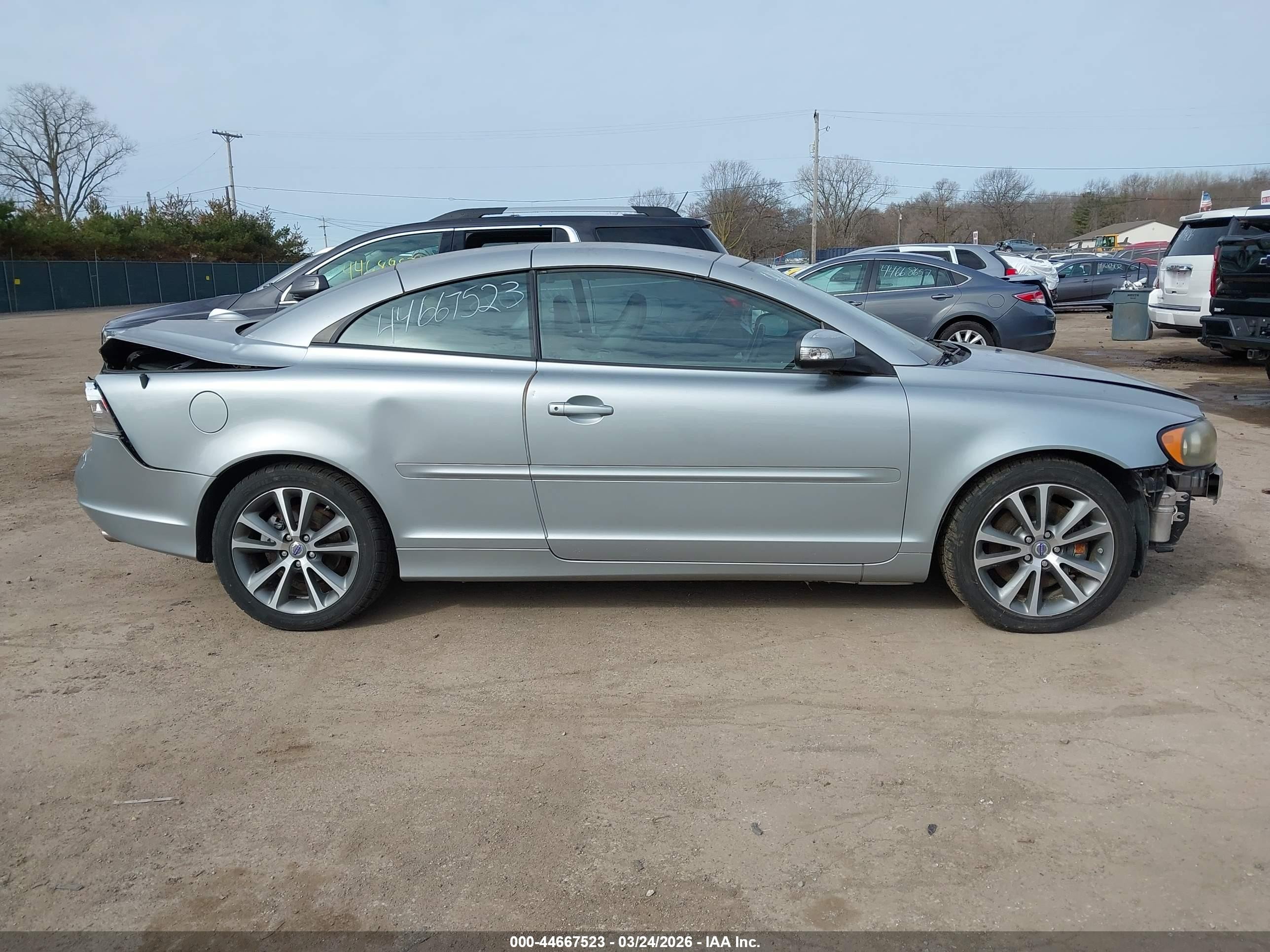 2010 Volvo C70 T5 Silver vin: YV1672MC0AJ091895