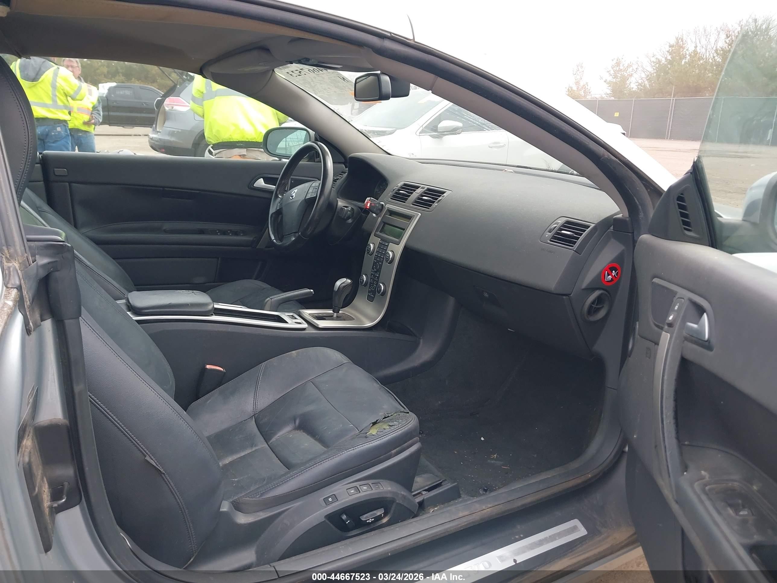 2010 Volvo C70 T5 Silver vin: YV1672MC0AJ091895