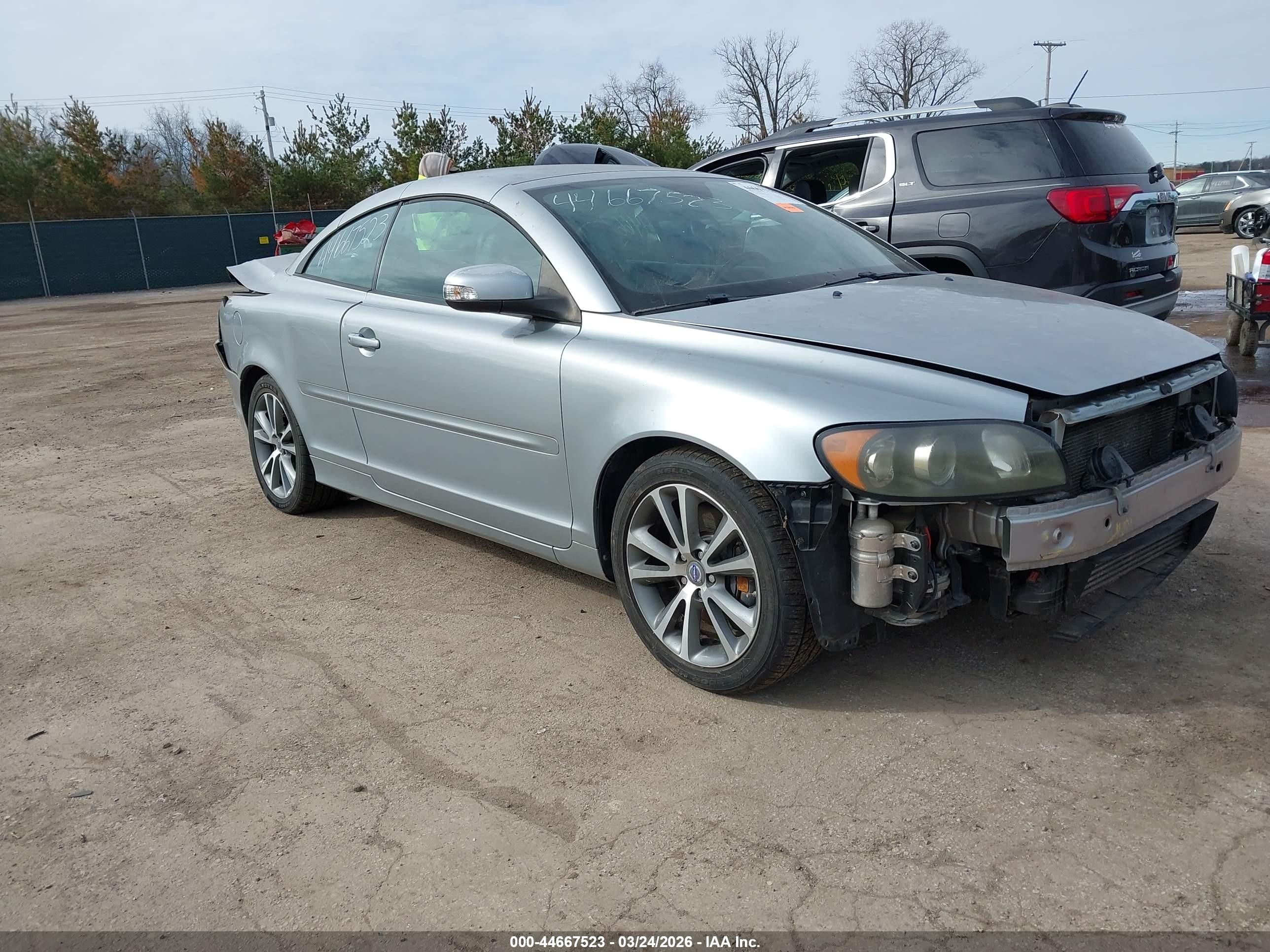 2010 Volvo C70 T5 Silver vin: YV1672MC0AJ091895