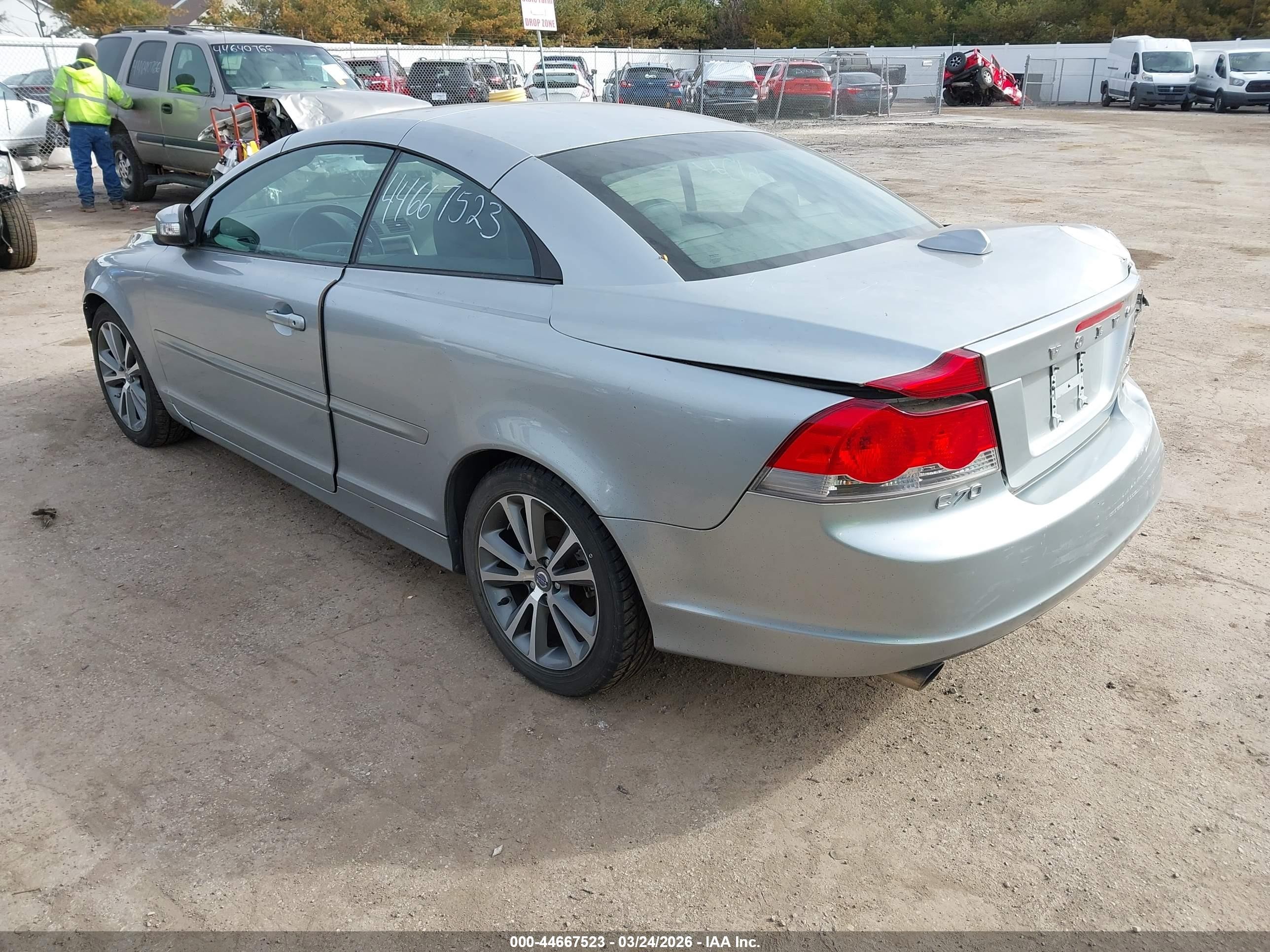 2010 Volvo C70 T5 Silver vin: YV1672MC0AJ091895