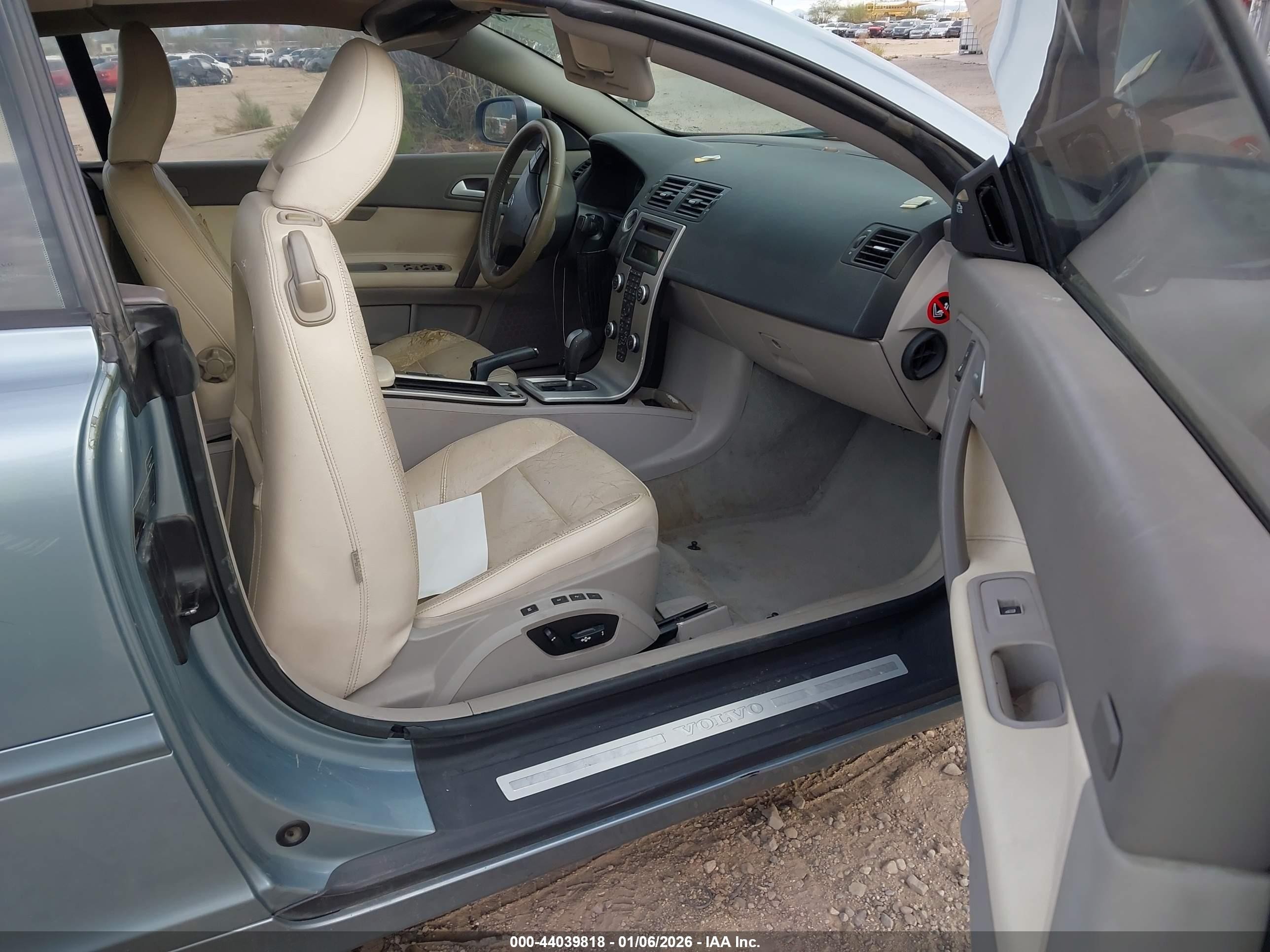 2010 Volvo C70 T5 Beige vin: YV1672MC0AJ094439