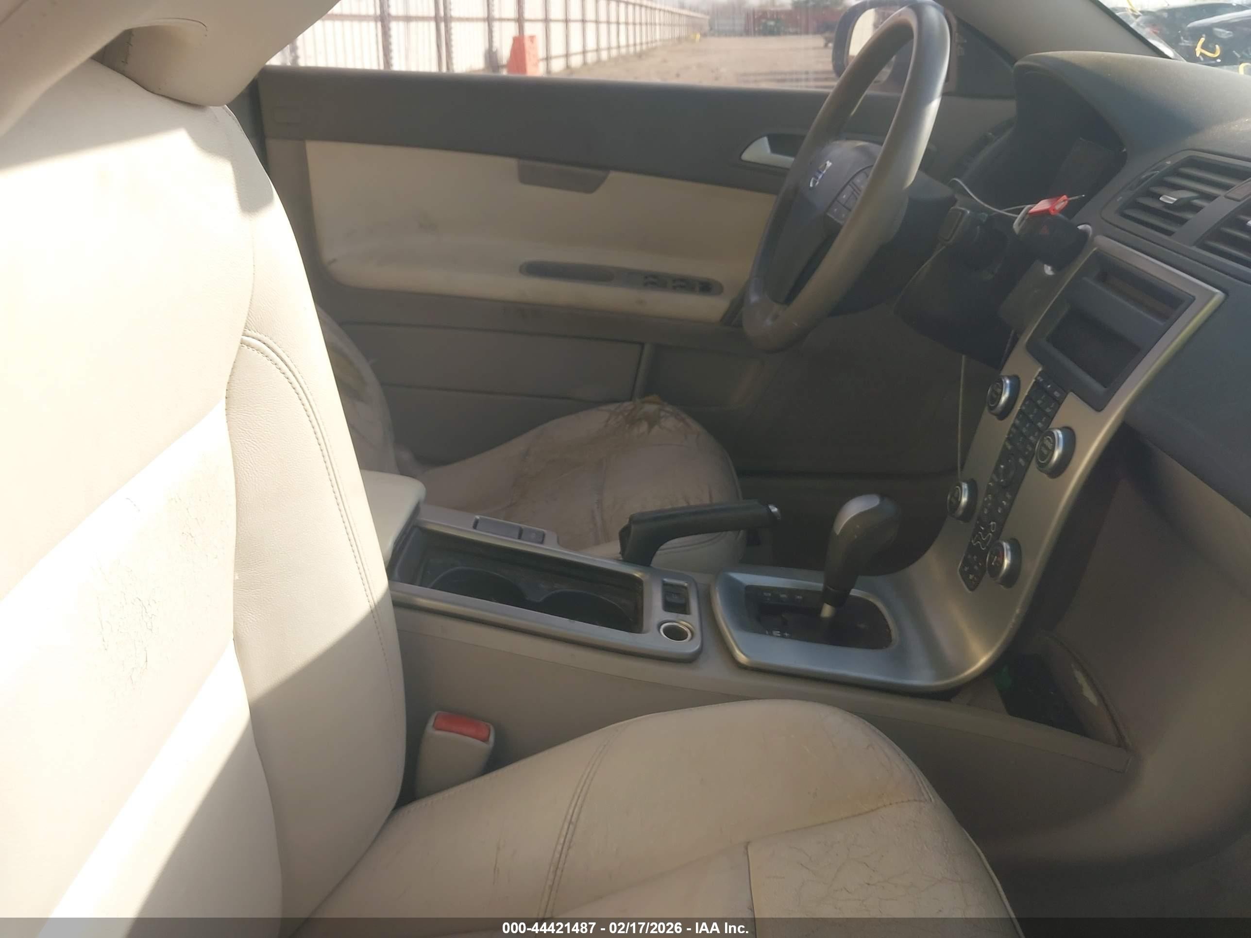 2010 Volvo C70 T5 Light Blue vin: YV1672MC0AJ094439