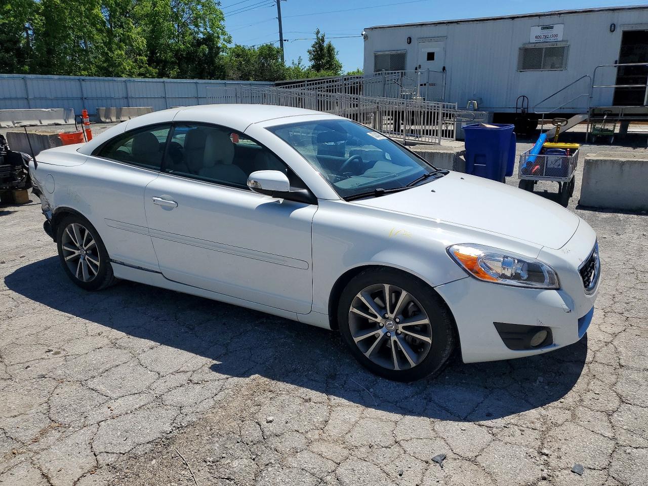 2011 Volvo C70 White vin: YV1672MC0BJ107076