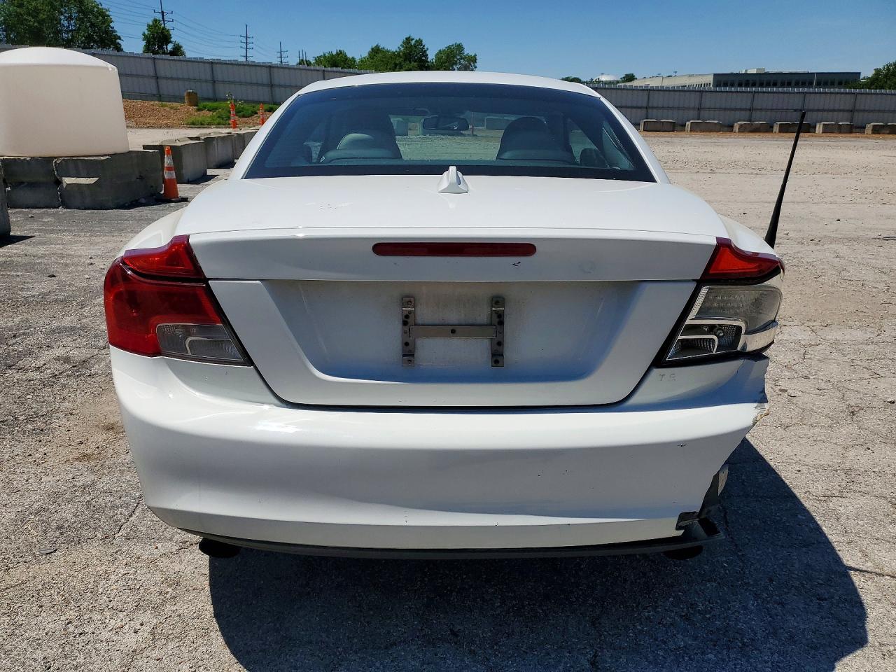 2011 Volvo C70 White vin: YV1672MC0BJ107076