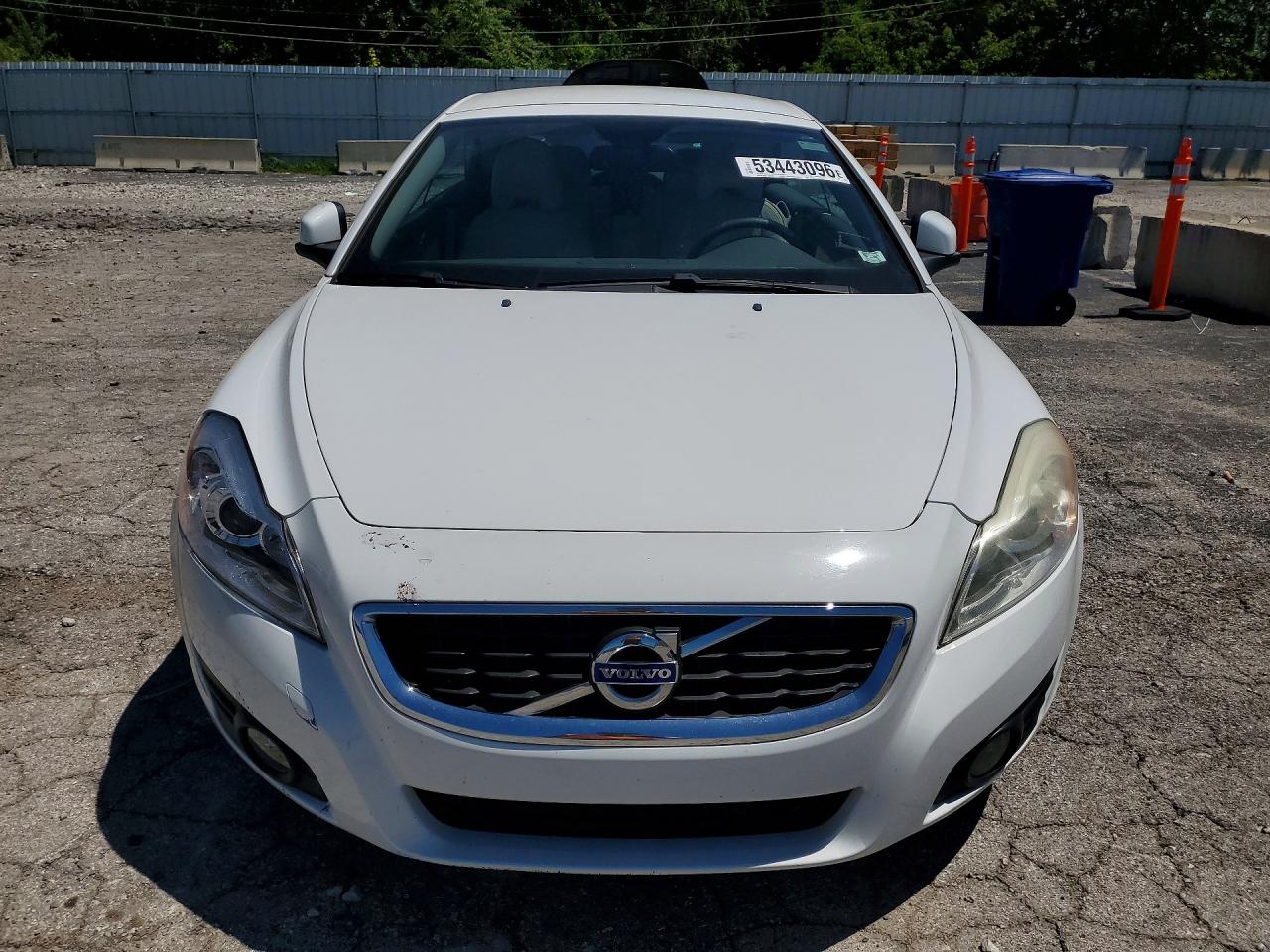 2011 Volvo C70 White vin: YV1672MC0BJ107076