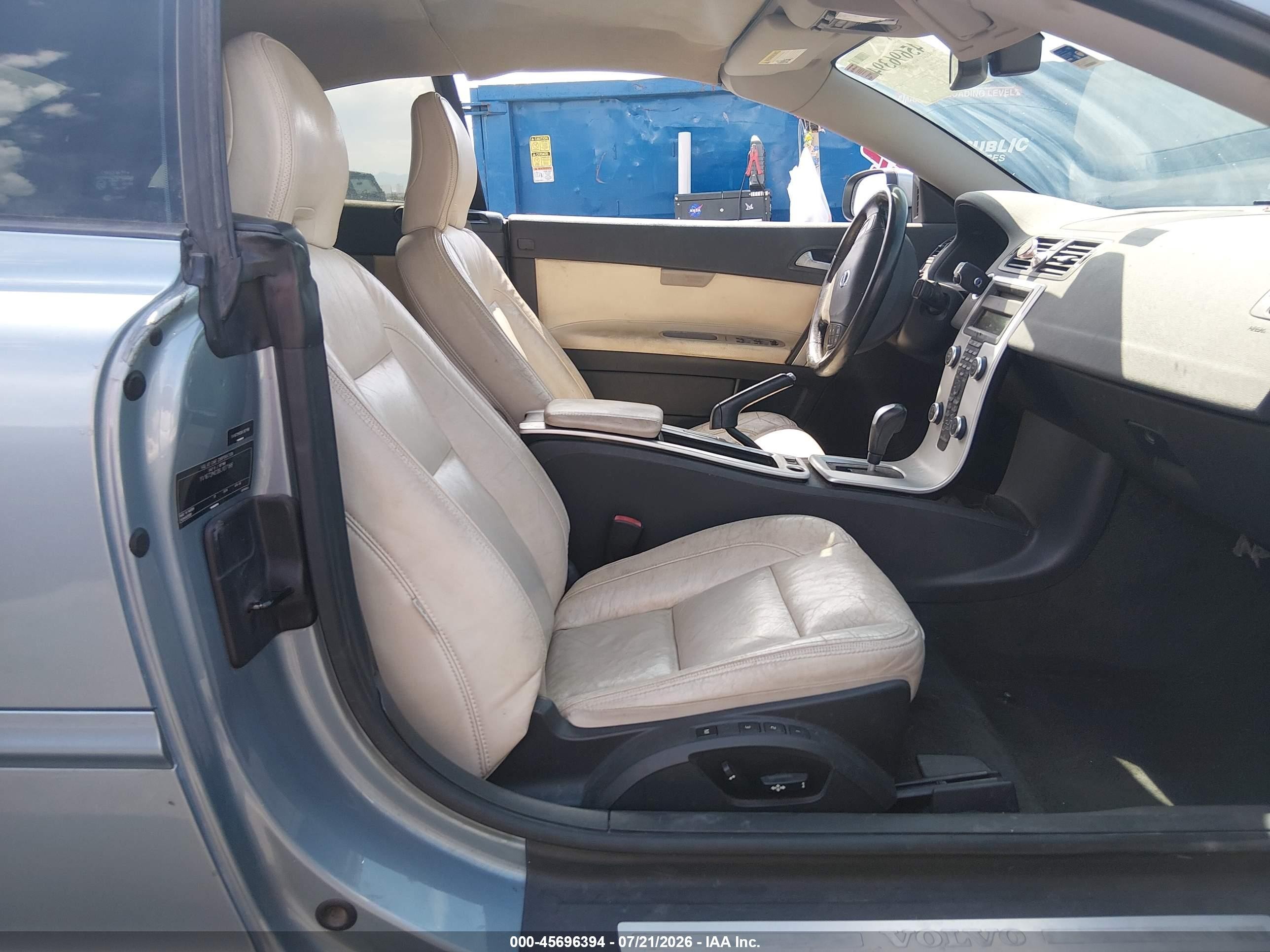 2011 Volvo C70 T5 (retail Only) Light Blue vin: YV1672MC0BJ107188