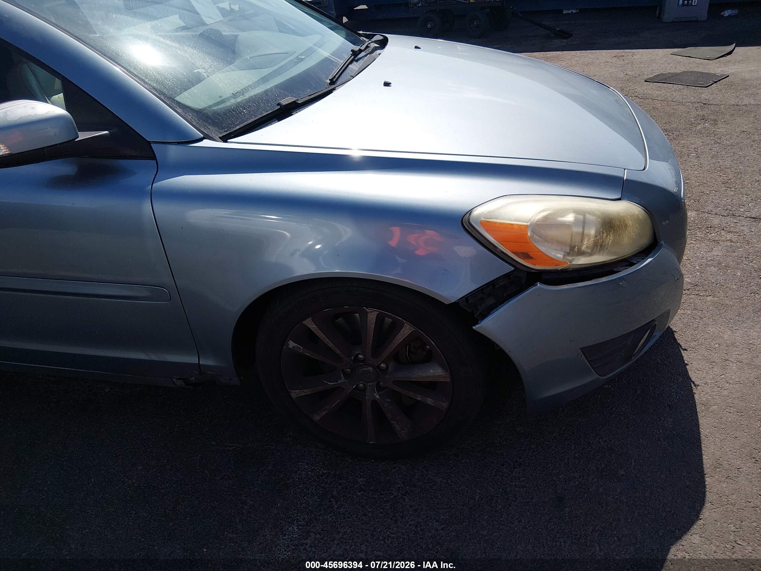 2011 Volvo C70 T5 (retail Only) Light Blue vin: YV1672MC0BJ107188