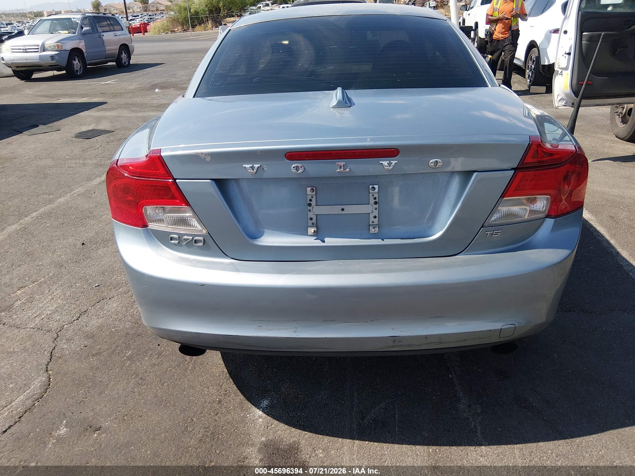 2011 Volvo C70 T5 (retail Only) Light Blue vin: YV1672MC0BJ107188