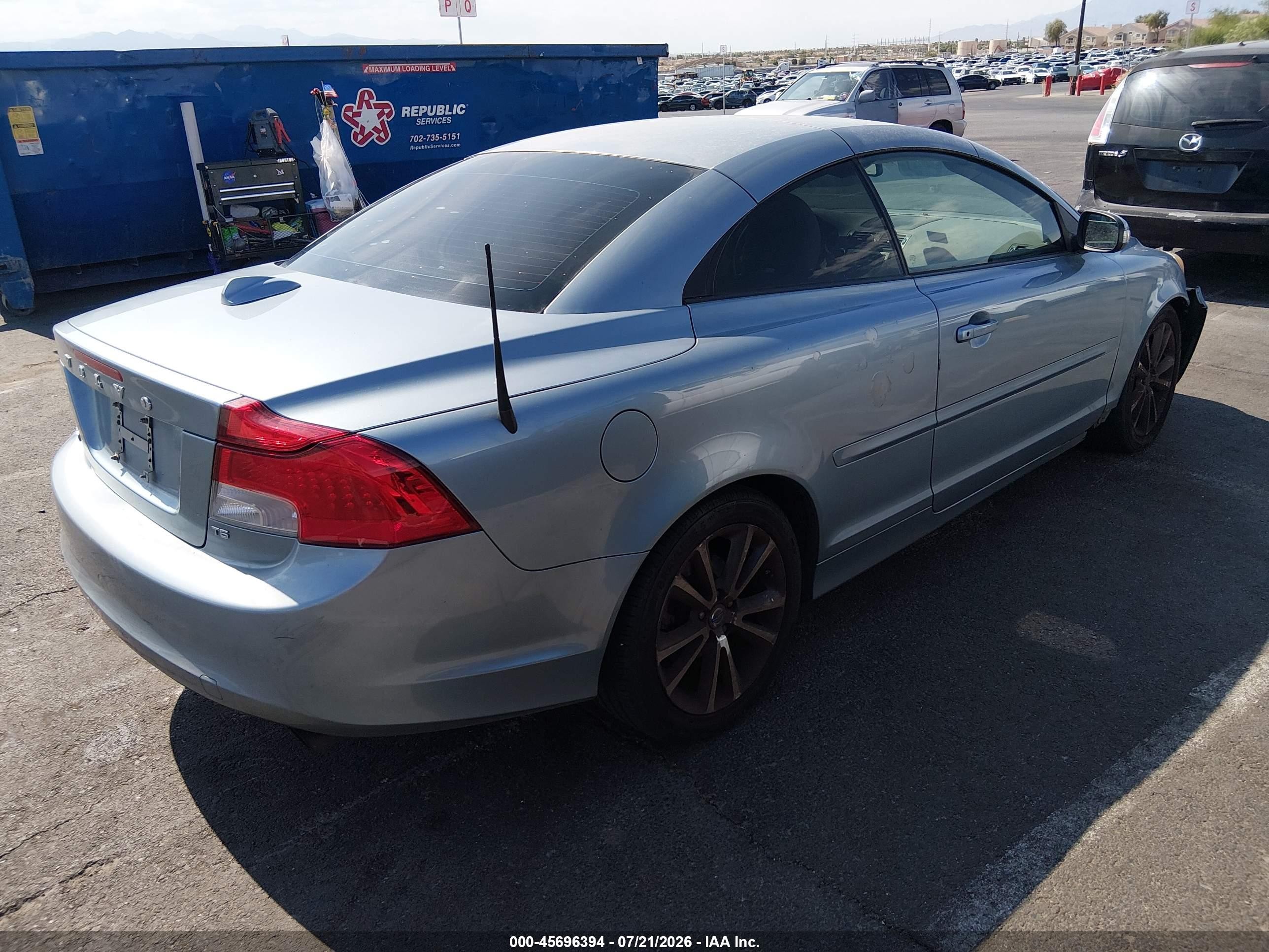 2011 Volvo C70 T5 (retail Only) Light Blue vin: YV1672MC0BJ107188