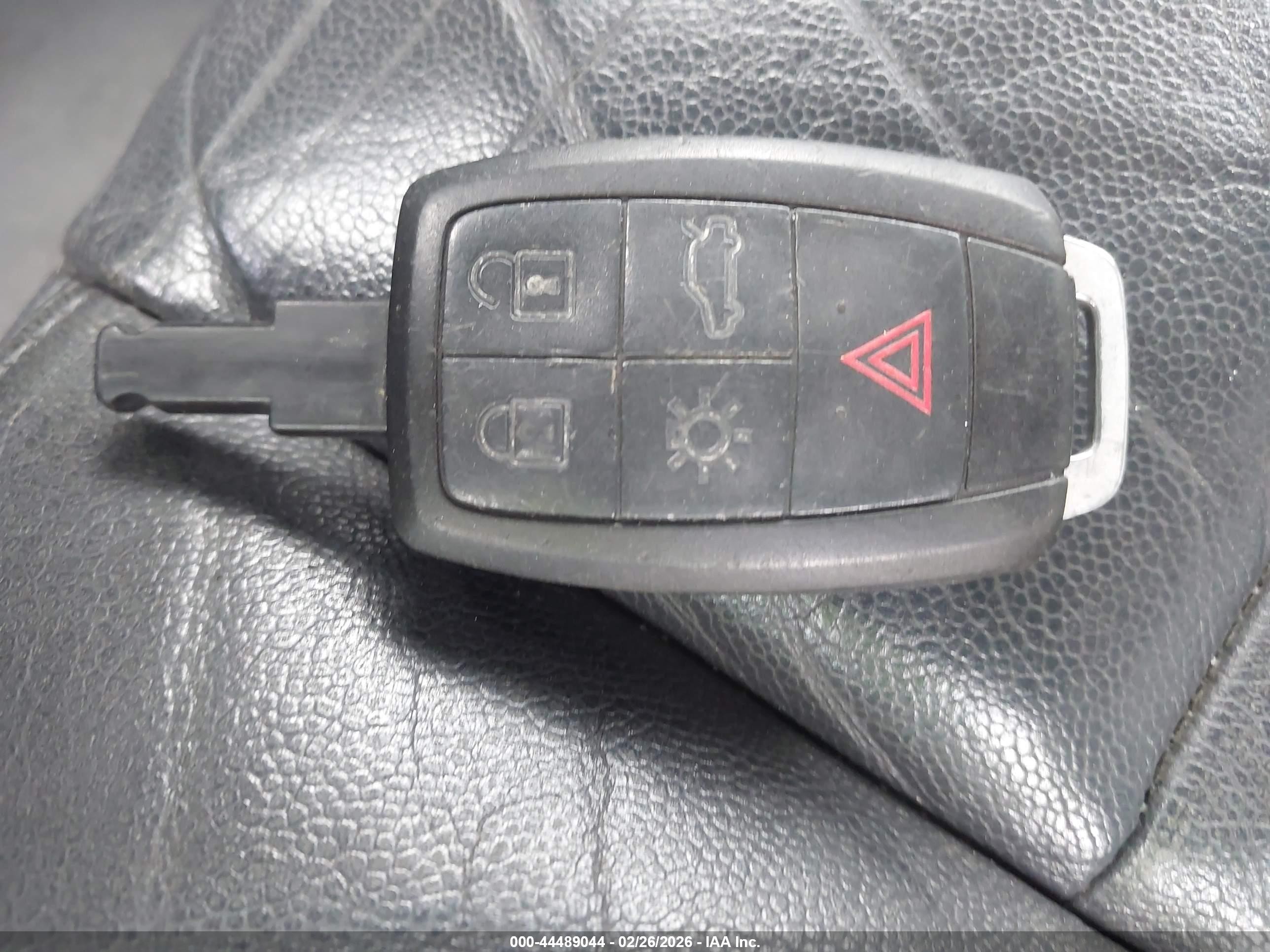 2010 Volvo C70 T5 Black vin: YV1672MC1AJ091856