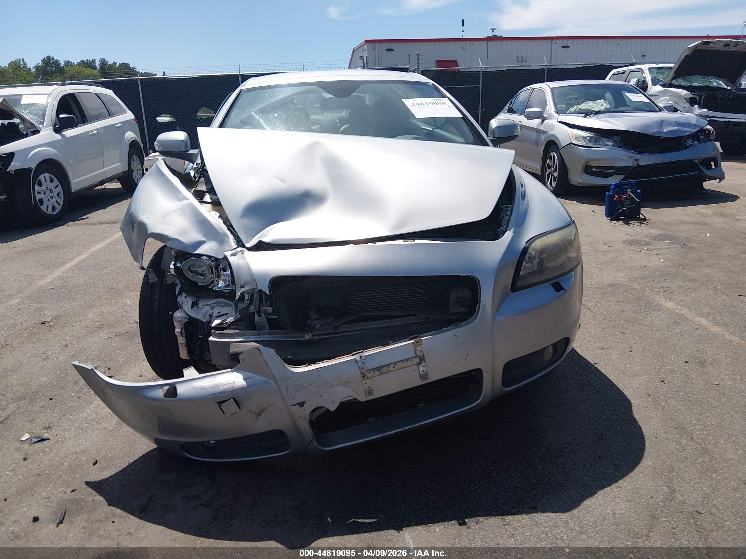2010 Volvo C70 T5 Silver vin: YV1672MC1AJ092022