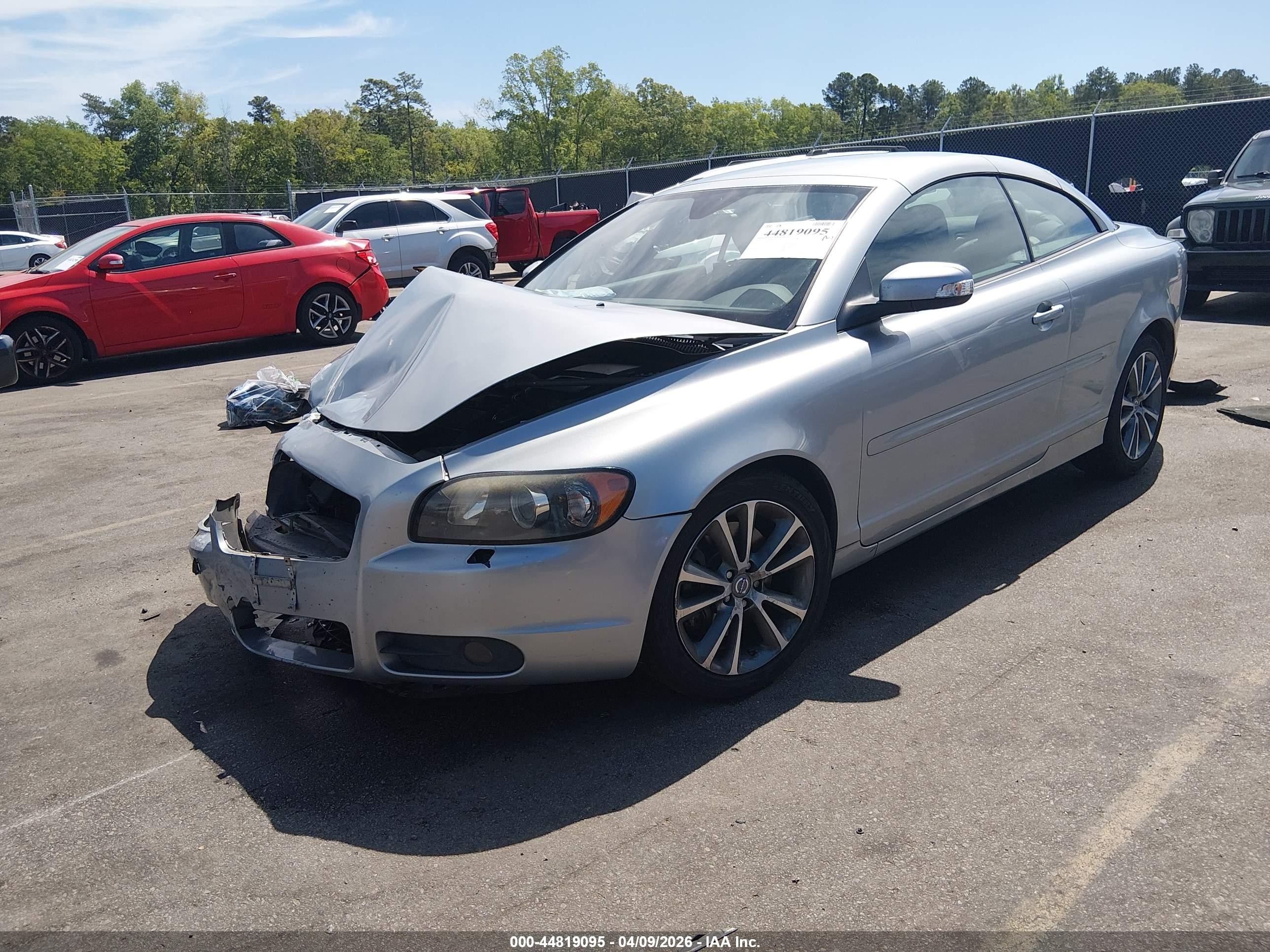 2010 Volvo C70 T5 Silver vin: YV1672MC1AJ092022