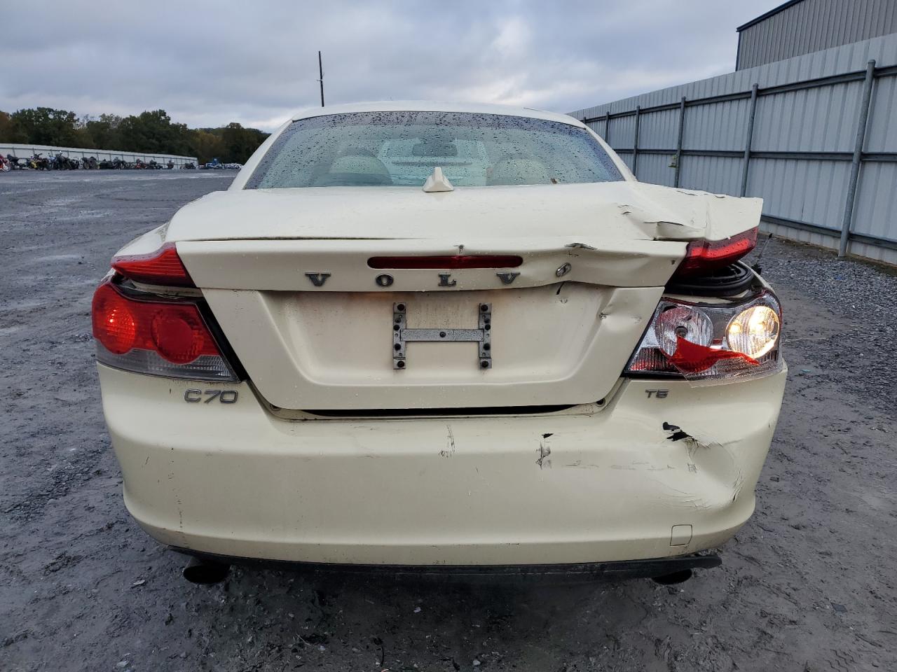 2010 Volvo C70 T5 Cream vin: YV1672MC1AJ092229