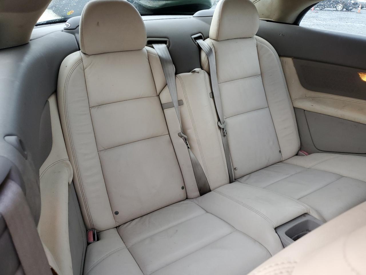 2010 Volvo C70 T5 Cream vin: YV1672MC1AJ092229