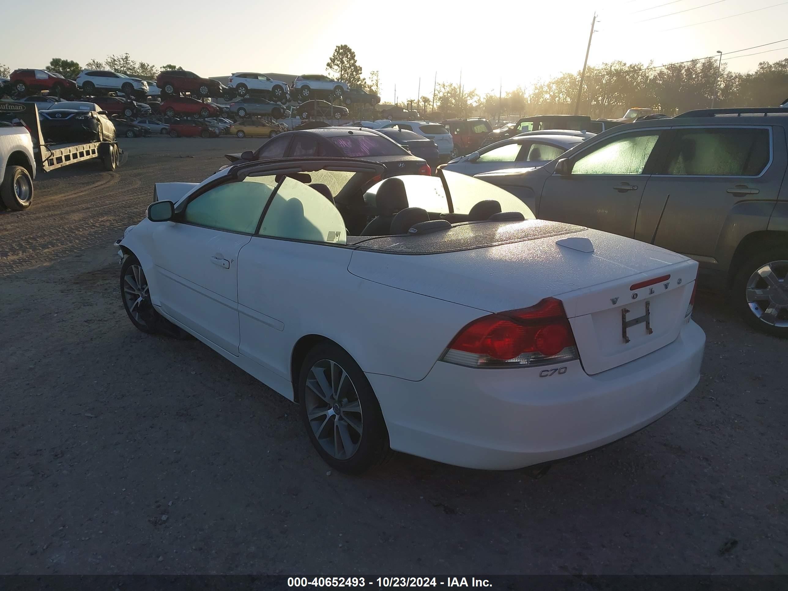 2010 Volvo C70 T5 White vin: YV1672MC1AJ094255