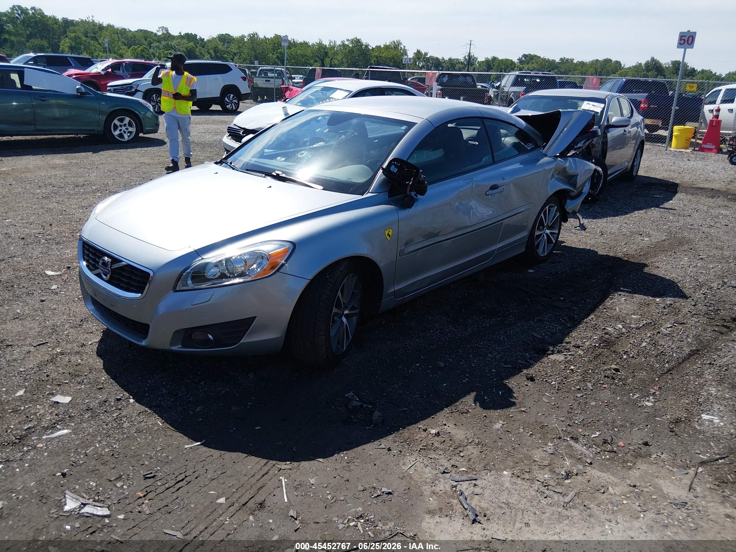 2011 Volvo C70 T5 (retail Only) Gray vin: YV1672MC1BJ110049