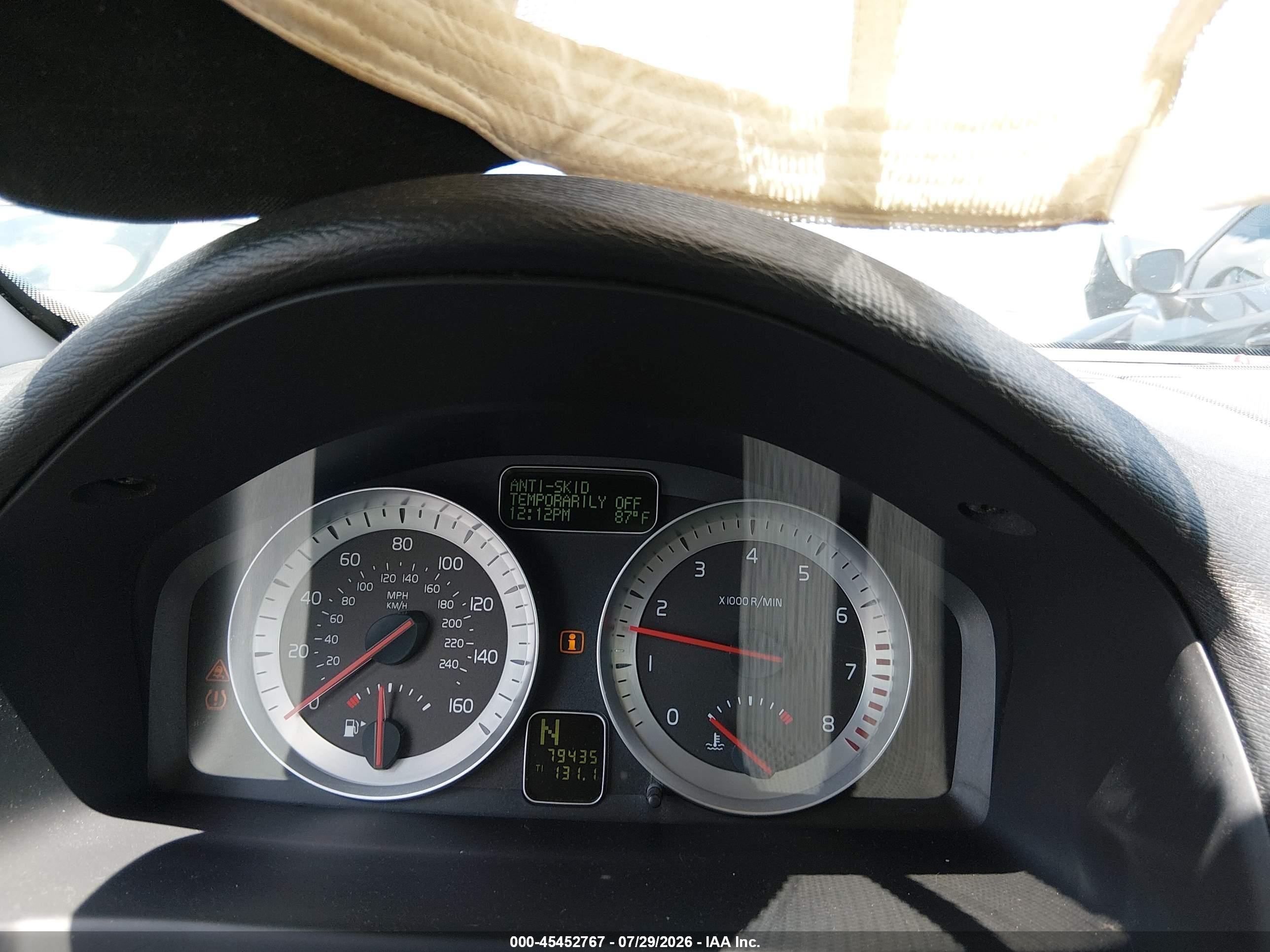 2011 Volvo C70 T5 (retail Only) Gray vin: YV1672MC1BJ110049
