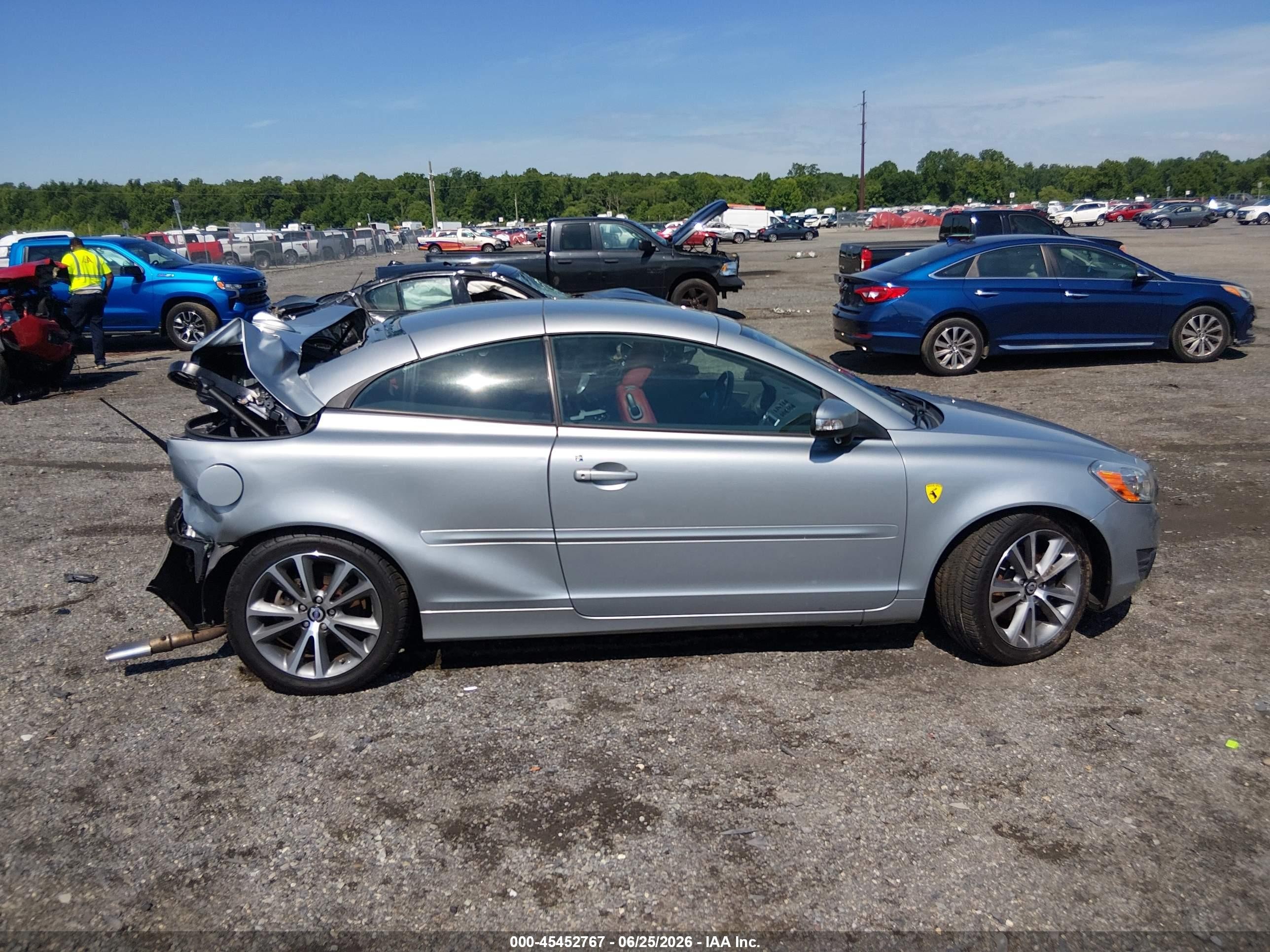 2011 Volvo C70 T5 (retail Only) Gray vin: YV1672MC1BJ110049