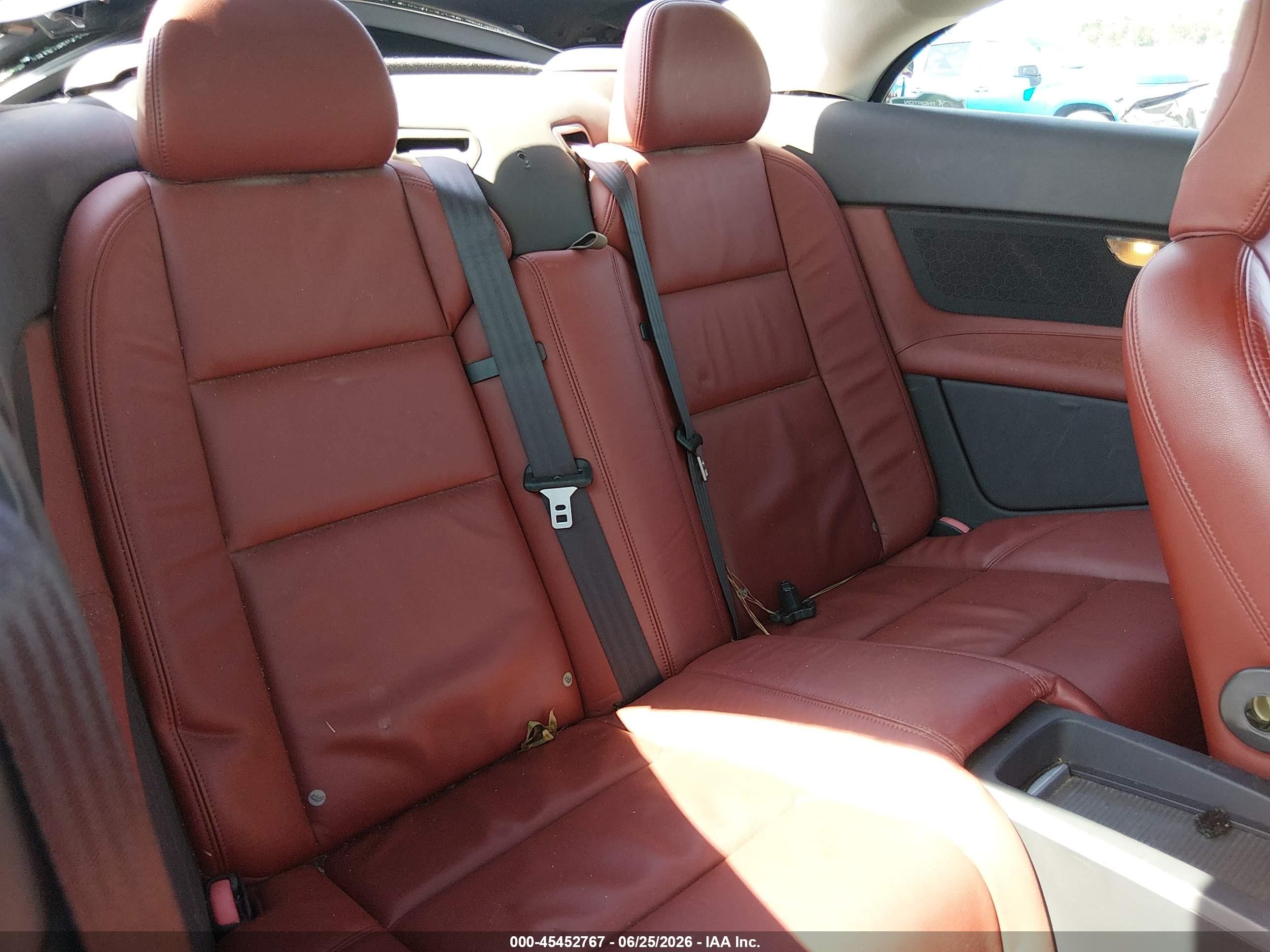 2011 Volvo C70 T5 (retail Only) Gray vin: YV1672MC1BJ110049