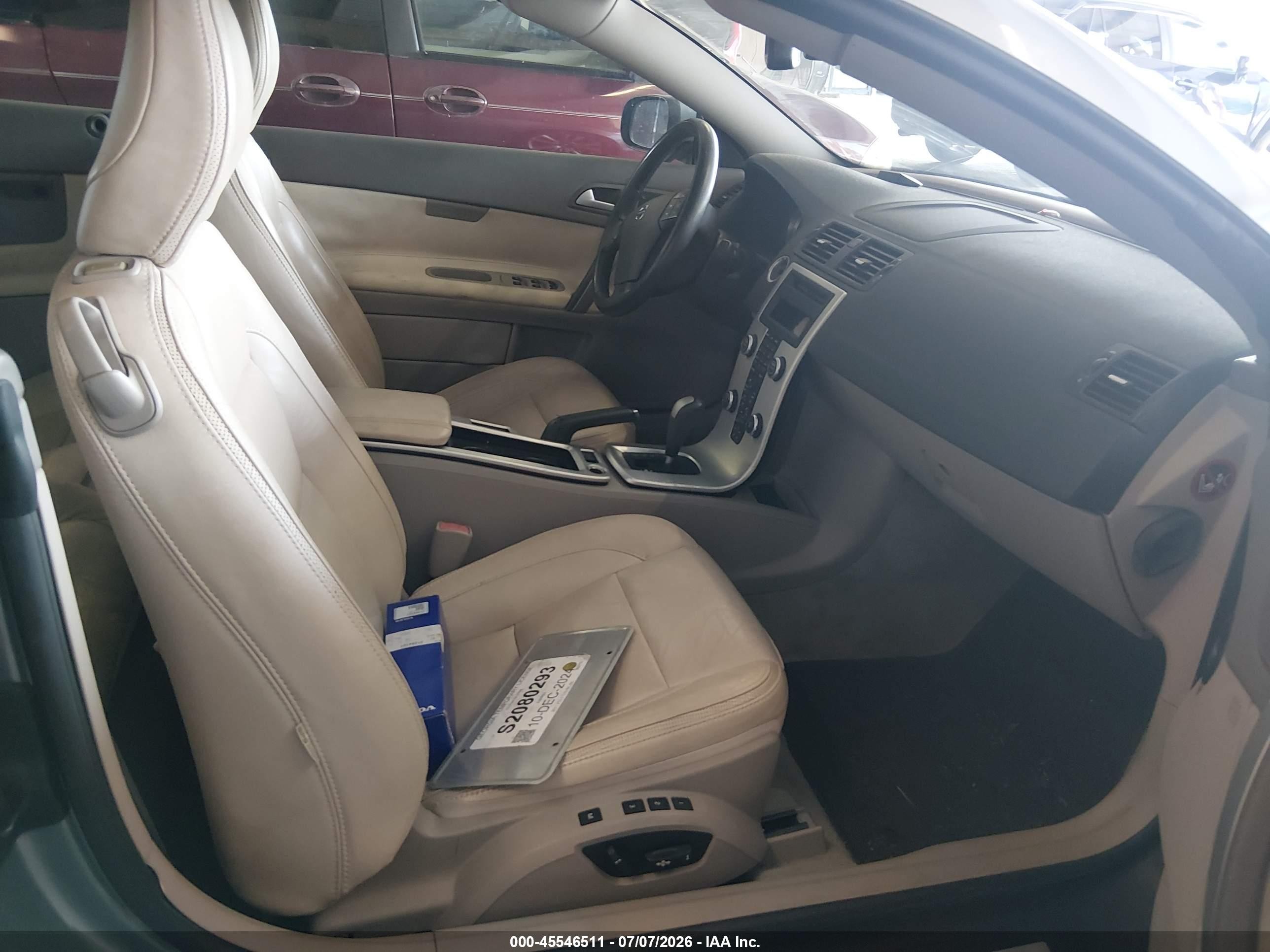 2011 Volvo C70 T5 (fleet Only)/t5 (retail Only) Light Blue vin: YV1672MC1BJ115266