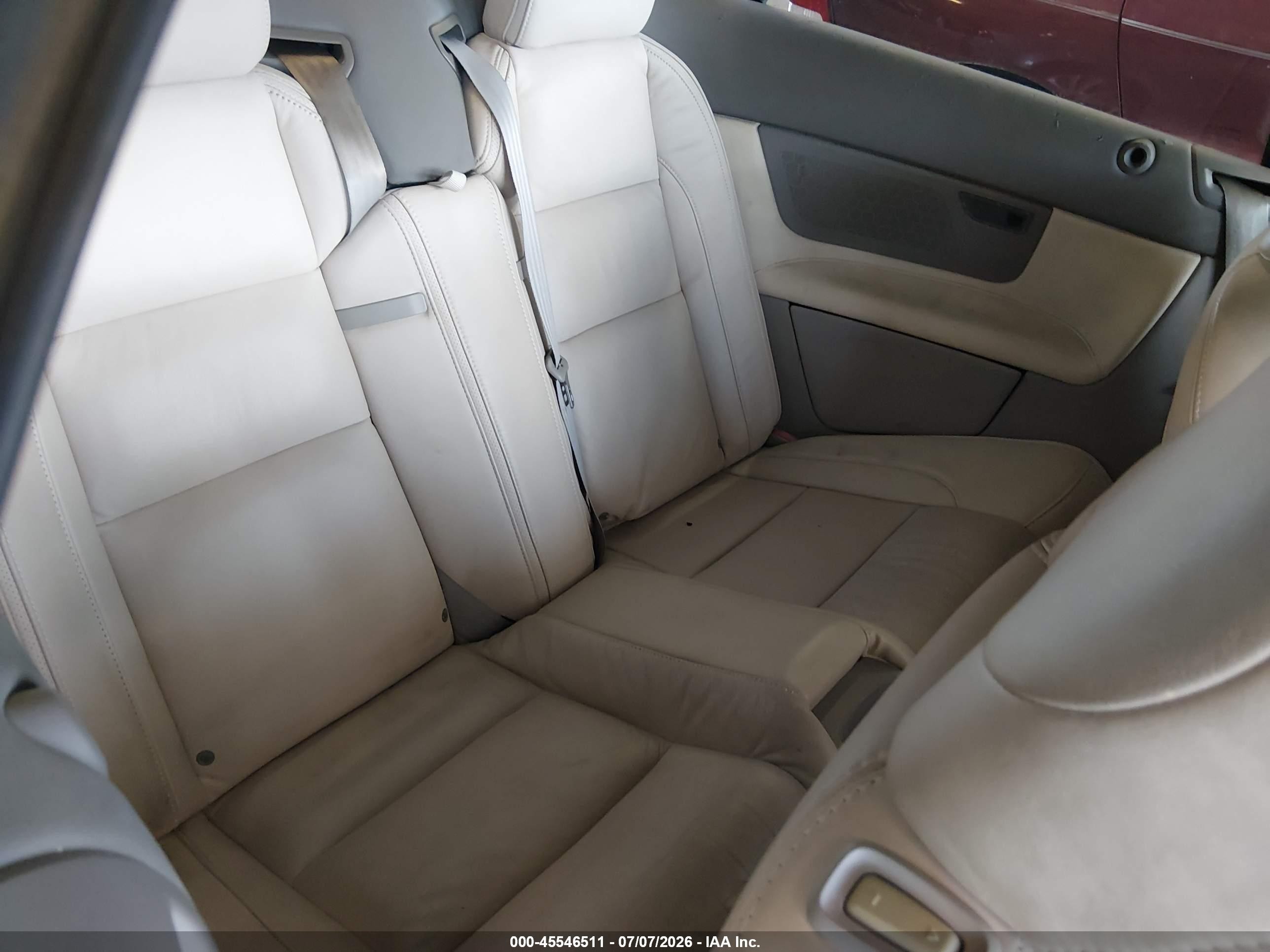 2011 Volvo C70 T5 (fleet Only)/t5 (retail Only) Light Blue vin: YV1672MC1BJ115266