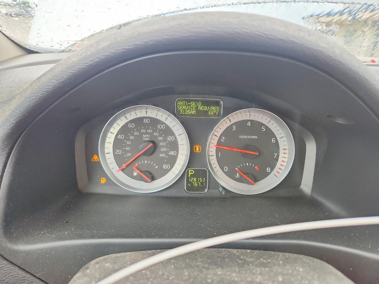 2012 Volvo C70 T5 Silver vin: YV1672MC1CJ125698